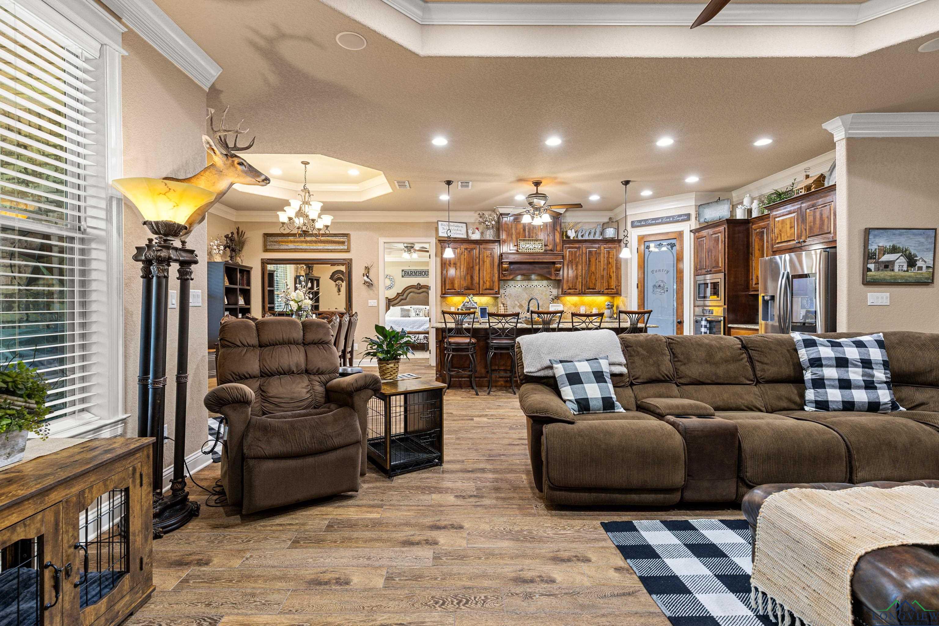 Longview, Texas, 75605, United States, 5 Bedrooms Bedrooms, ,3 BathroomsBathrooms,Residential,For Sale,1827224
