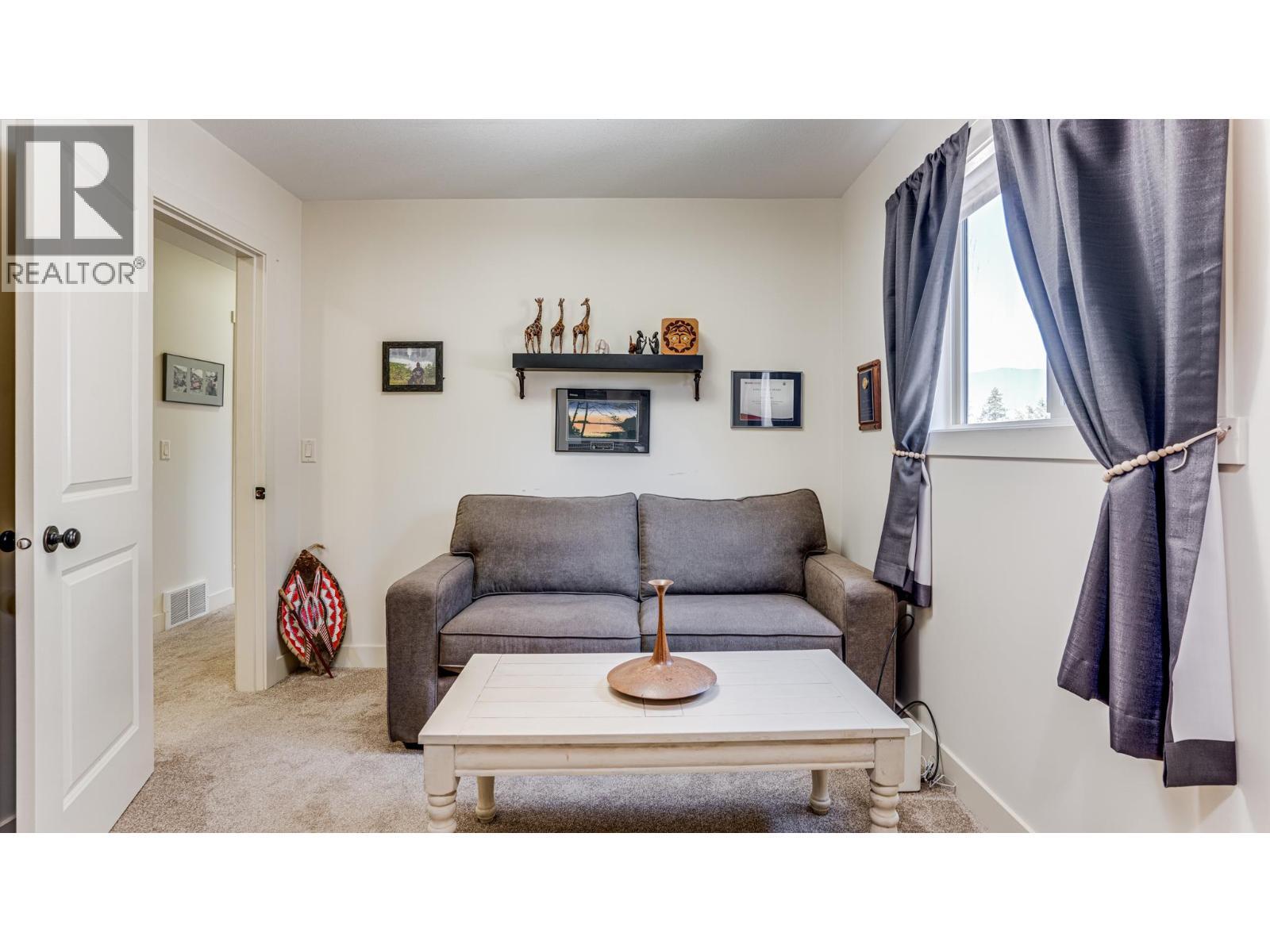 SALMON ARM, British Columbia, V1E 2B6, CA, 3 Bedrooms Bedrooms, ,2 BathroomsBathrooms,Residential,For Sale,1950686