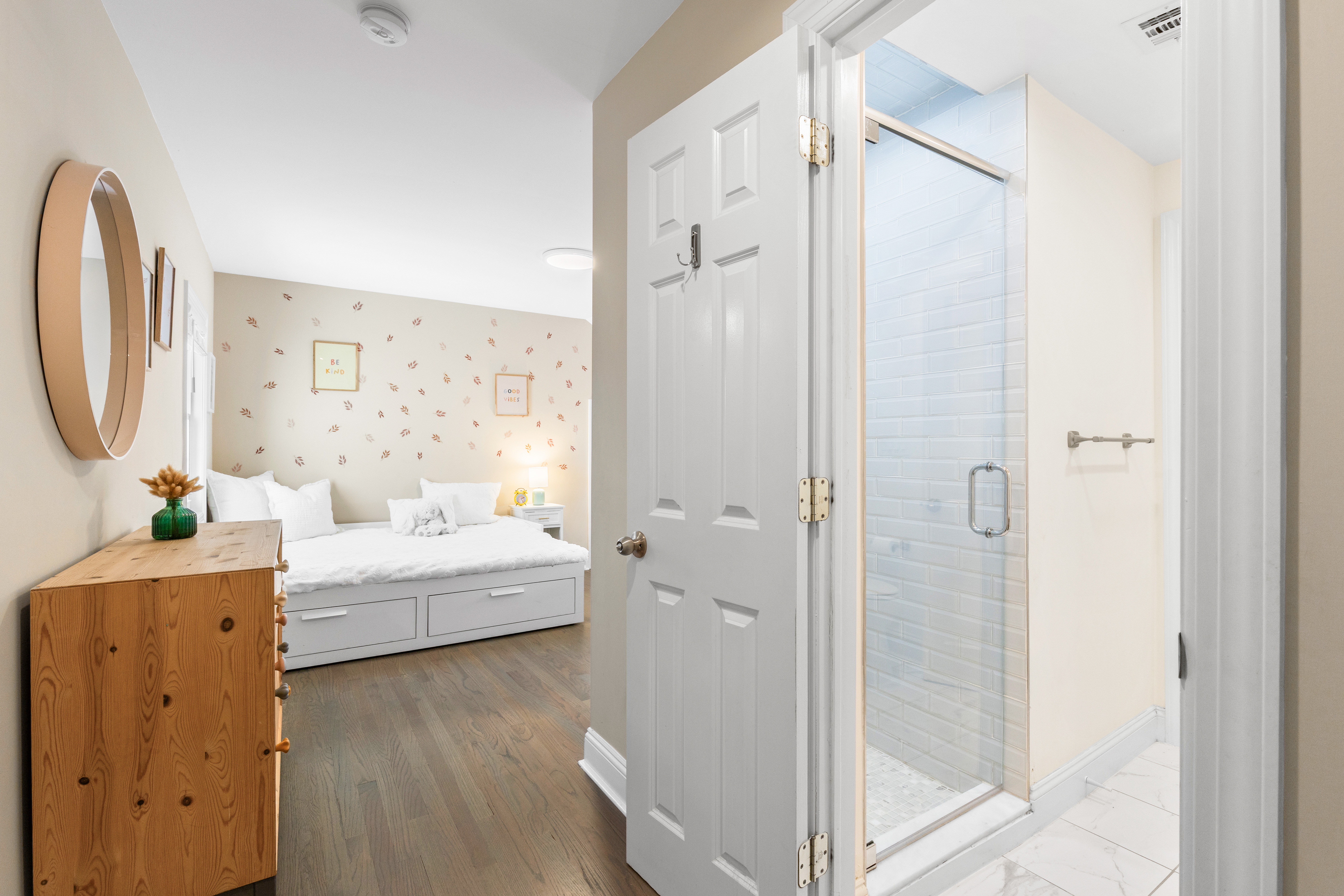  Fully Renovated Shore Acres Home - 物件實景