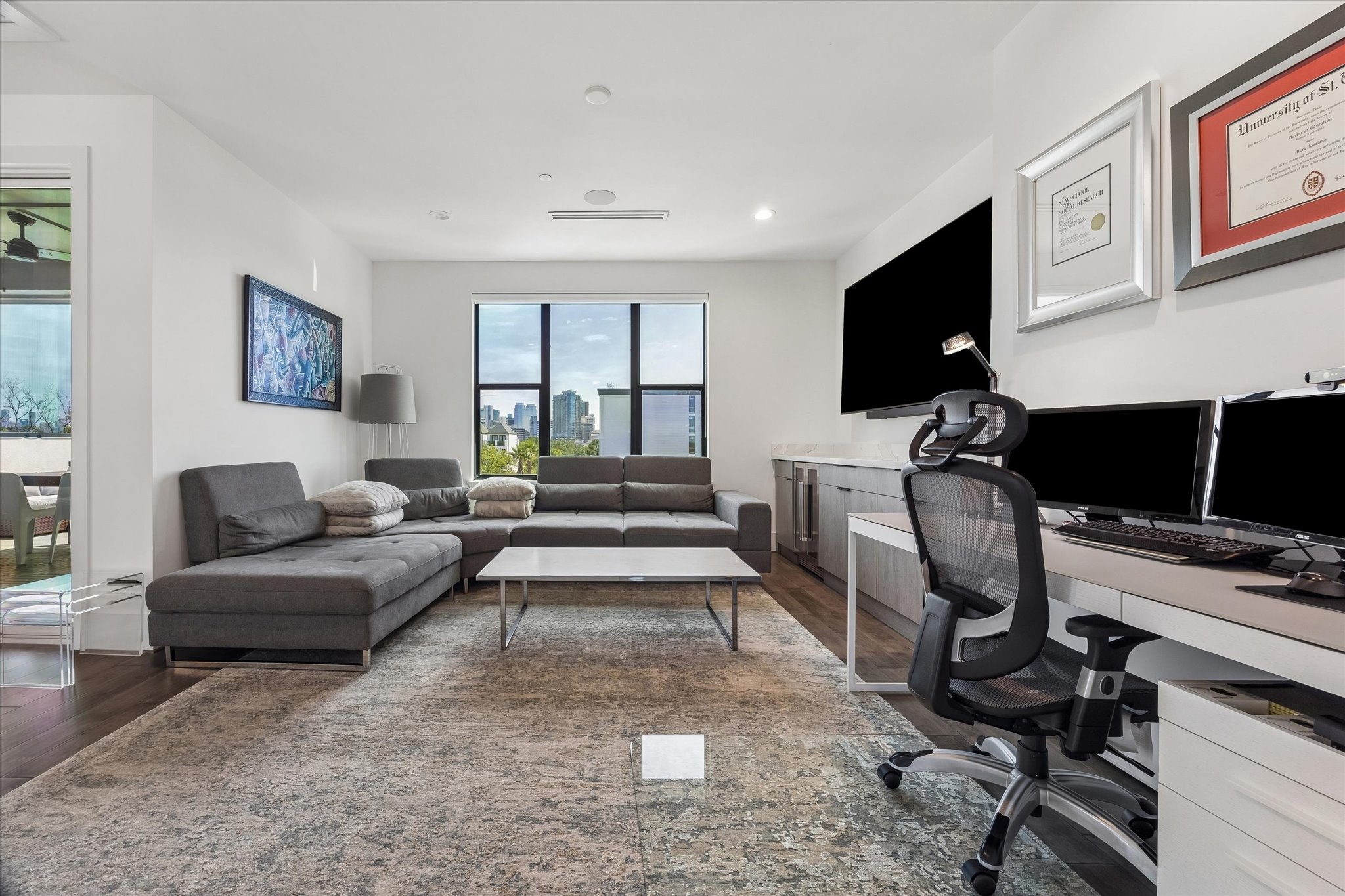  2435 Sheridan Street - 物件實景