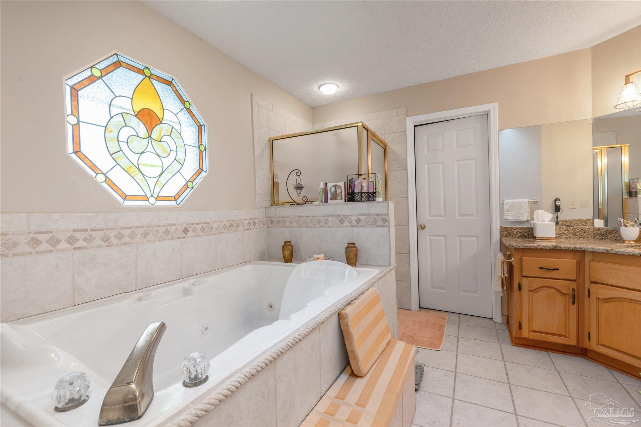 Gulf Breeze, Florida, 32563, United States, 4 Bedrooms Bedrooms, ,4 BathroomsBathrooms,Residential,For Sale,1847314