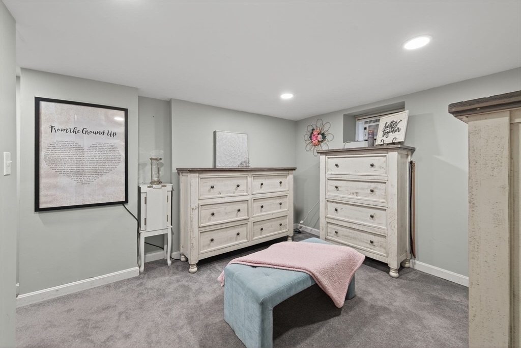 Dracut, Massachusetts, 01826, United States, 4 Bedrooms Bedrooms, ,2 BathroomsBathrooms,Residential,For Sale,1937209