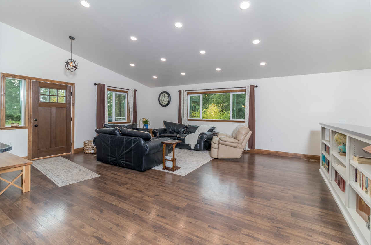 Bonners Ferry, Idaho, 83805, United States, 5 Bedrooms Bedrooms, ,3 BathroomsBathrooms,Residential,For Sale,1942969