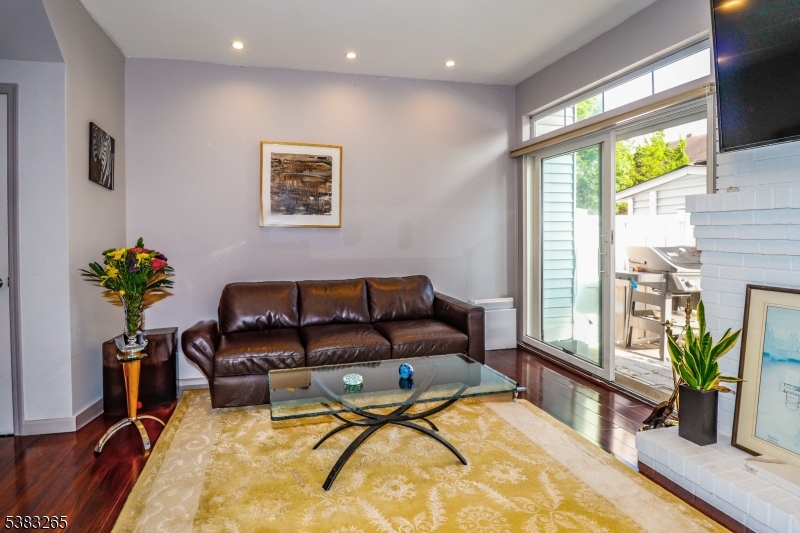 Sayreville Boro, New Jersey, 08859, United States, 2 Bedrooms Bedrooms, ,3 BathroomsBathrooms,Residential,For Sale,1962981