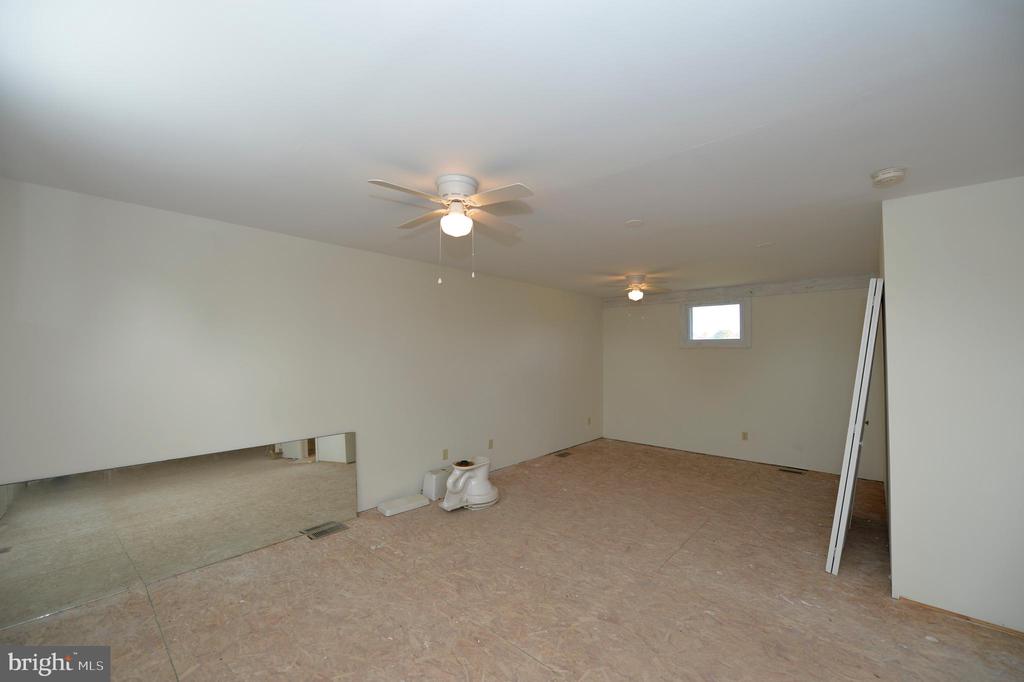 Bloomery, West Virginia, 26817, United States, 3 Bedrooms Bedrooms, ,2 BathroomsBathrooms,Residential,For Sale,1980909