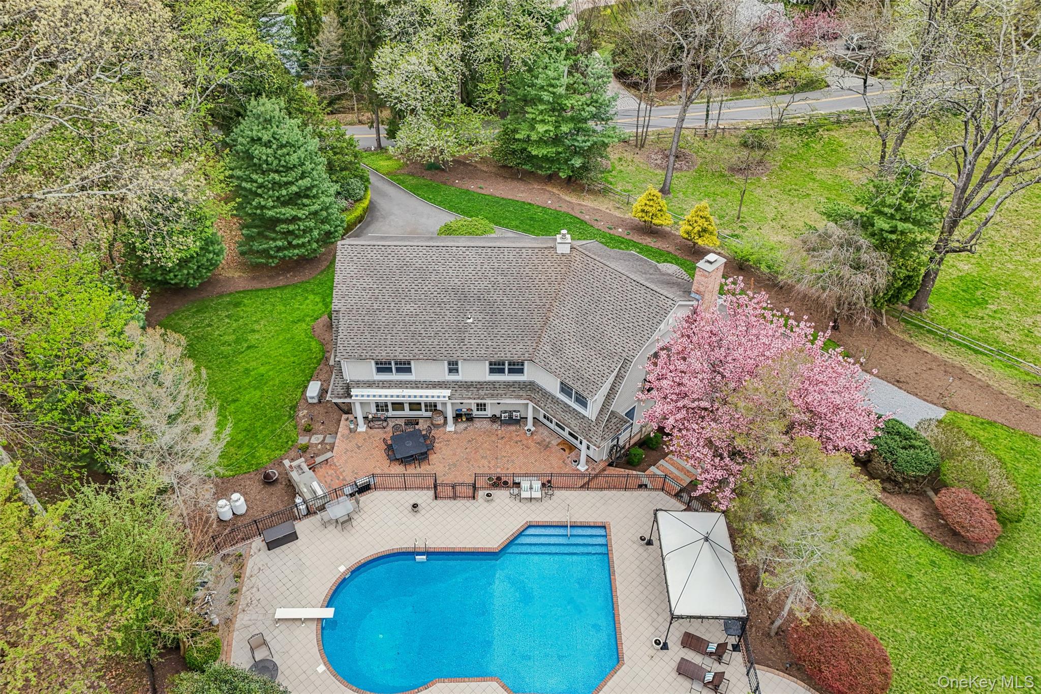  76 Harbor Road, Head Of The Harbor, NY, 11780 - 物件實景