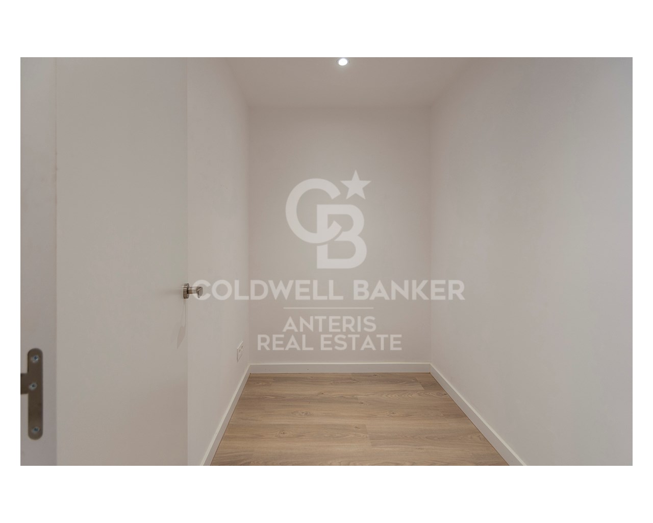 Barcelona, Catalonia, ES, 2 Bedrooms Bedrooms, ,1 BathroomBathrooms,Residential,For Sale,1688739