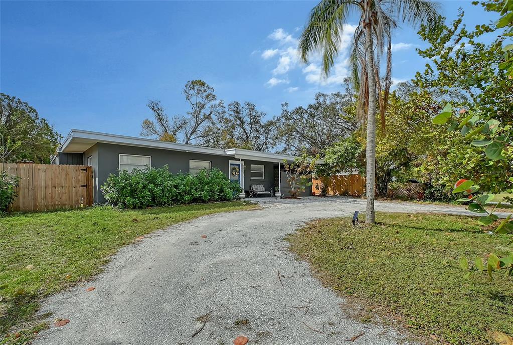 Sarasota, Florida, 34239, United States, 4 Bedrooms Bedrooms, ,2 BathroomsBathrooms,Residential,For Sale,1942091