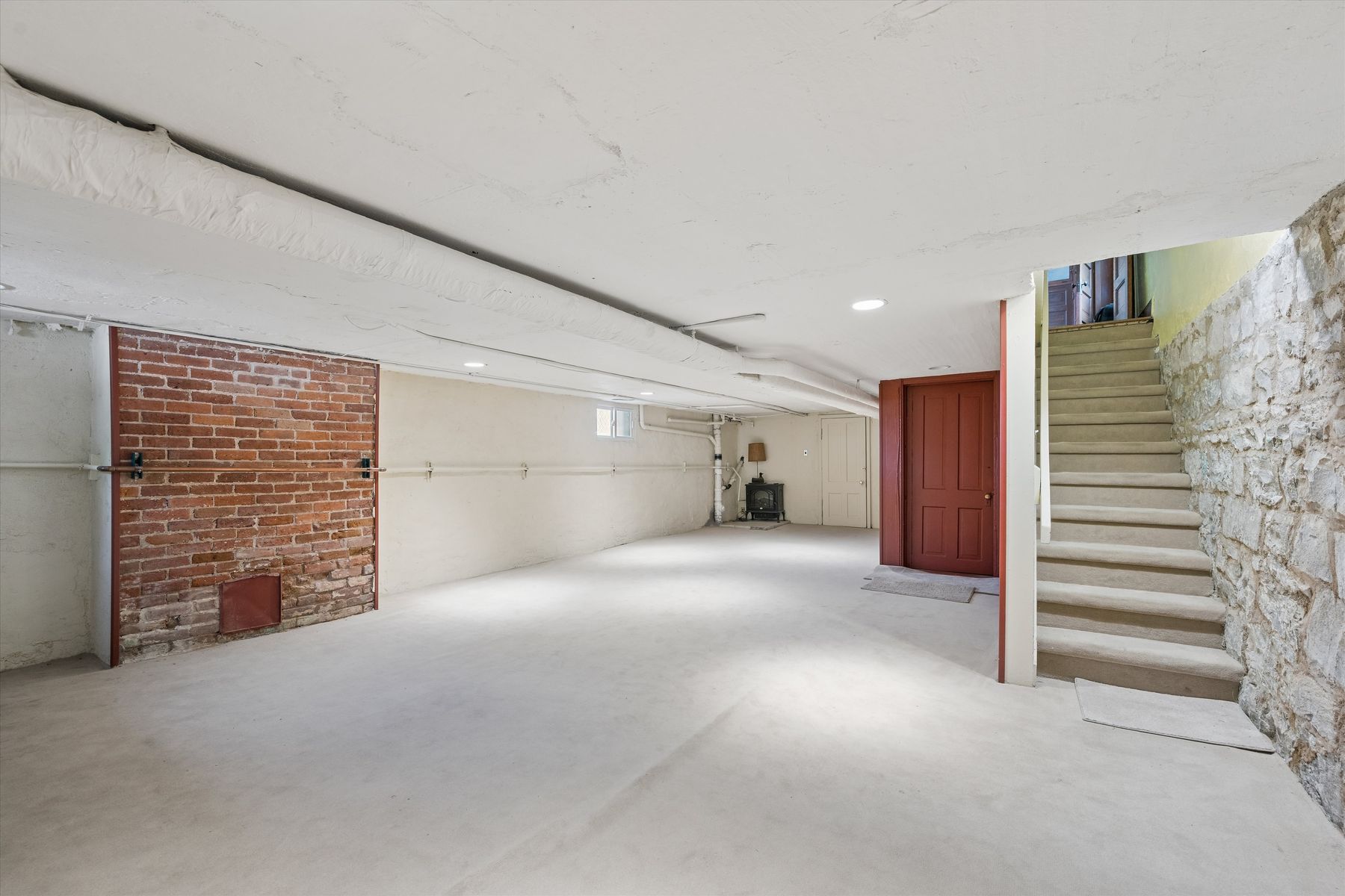  Rare Chance to Own a Beautifully Restored Historic Property - 物件實景