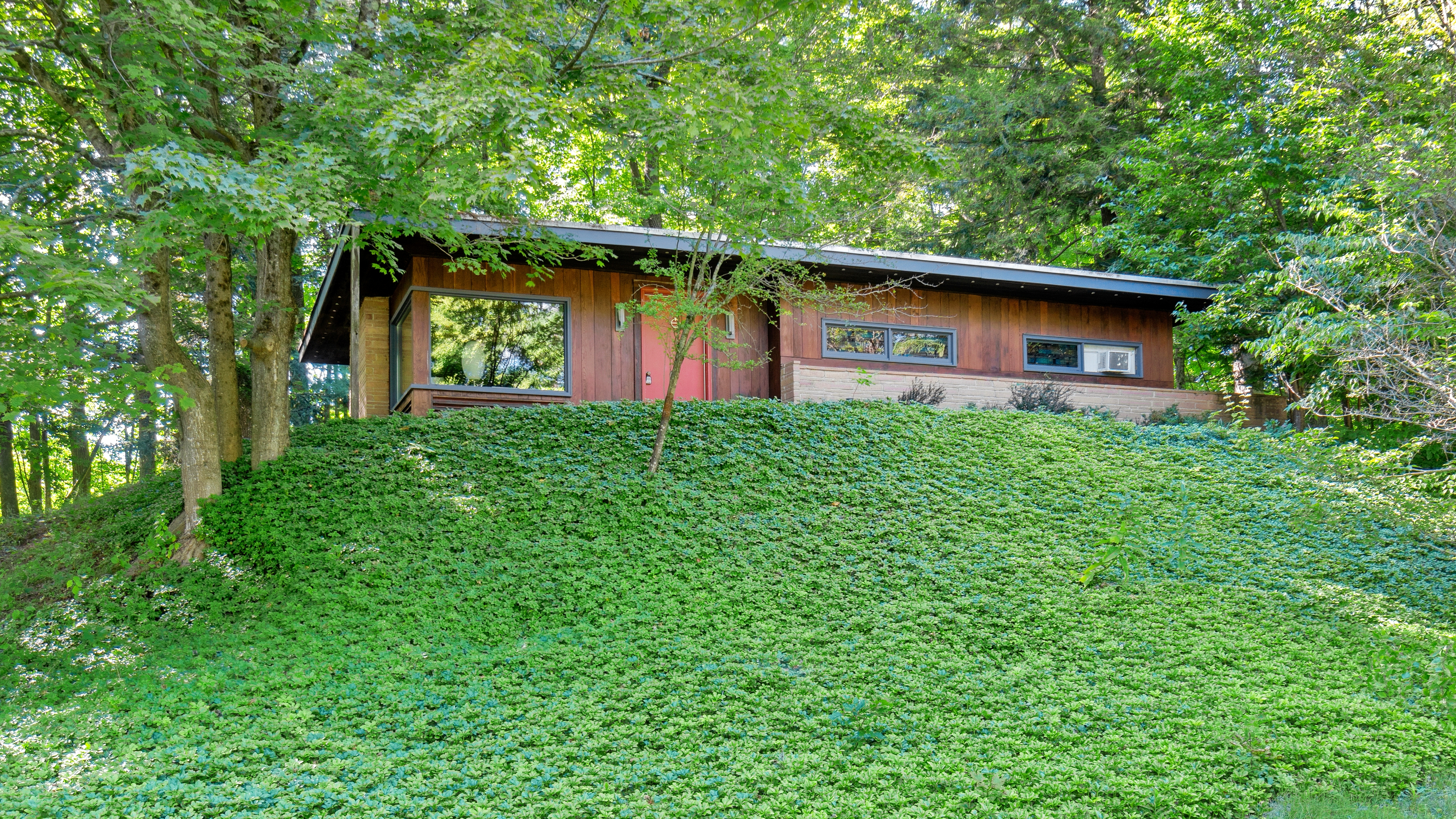  Midcentury Modern Berkshire Retreat Near Laurel Lake & Downtown Lenox - 物件實景