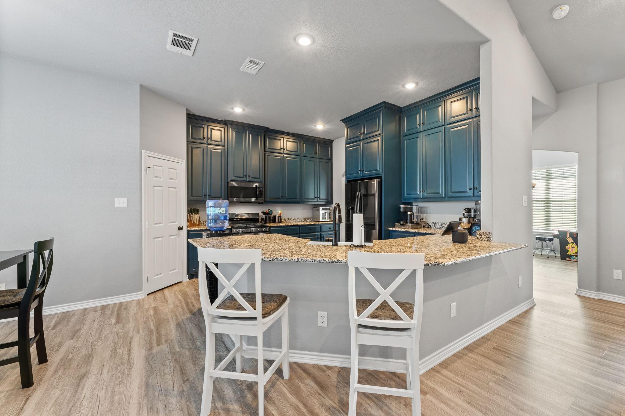 Wills Point, Texas, 75169, United States, 5 Bedrooms Bedrooms, ,5 BathroomsBathrooms,Residential,For Sale,2002529