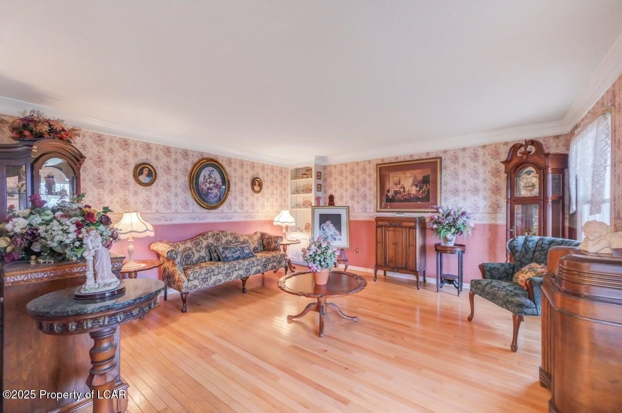 Sugarloaf, Pennsylvania, 18249, United States, 4 Bedrooms Bedrooms, ,3 BathroomsBathrooms,Residential,For Sale,1996756