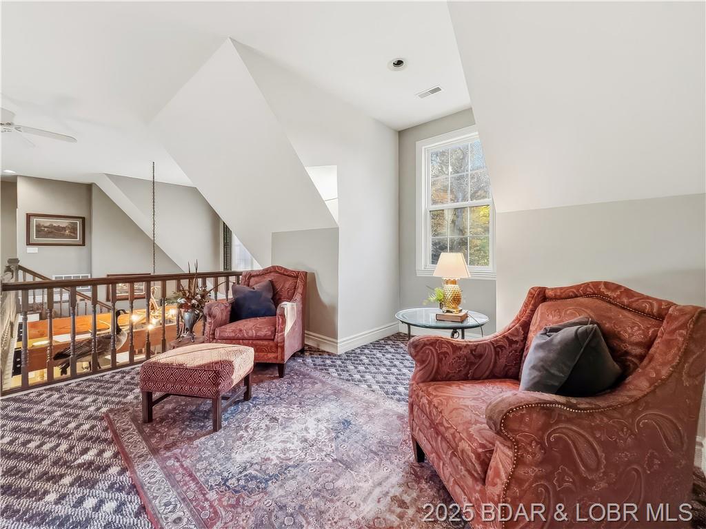 Camdenton, Missouri, 65020, United States, 4 Bedrooms Bedrooms, ,5 BathroomsBathrooms,Residential,For Sale,1989122