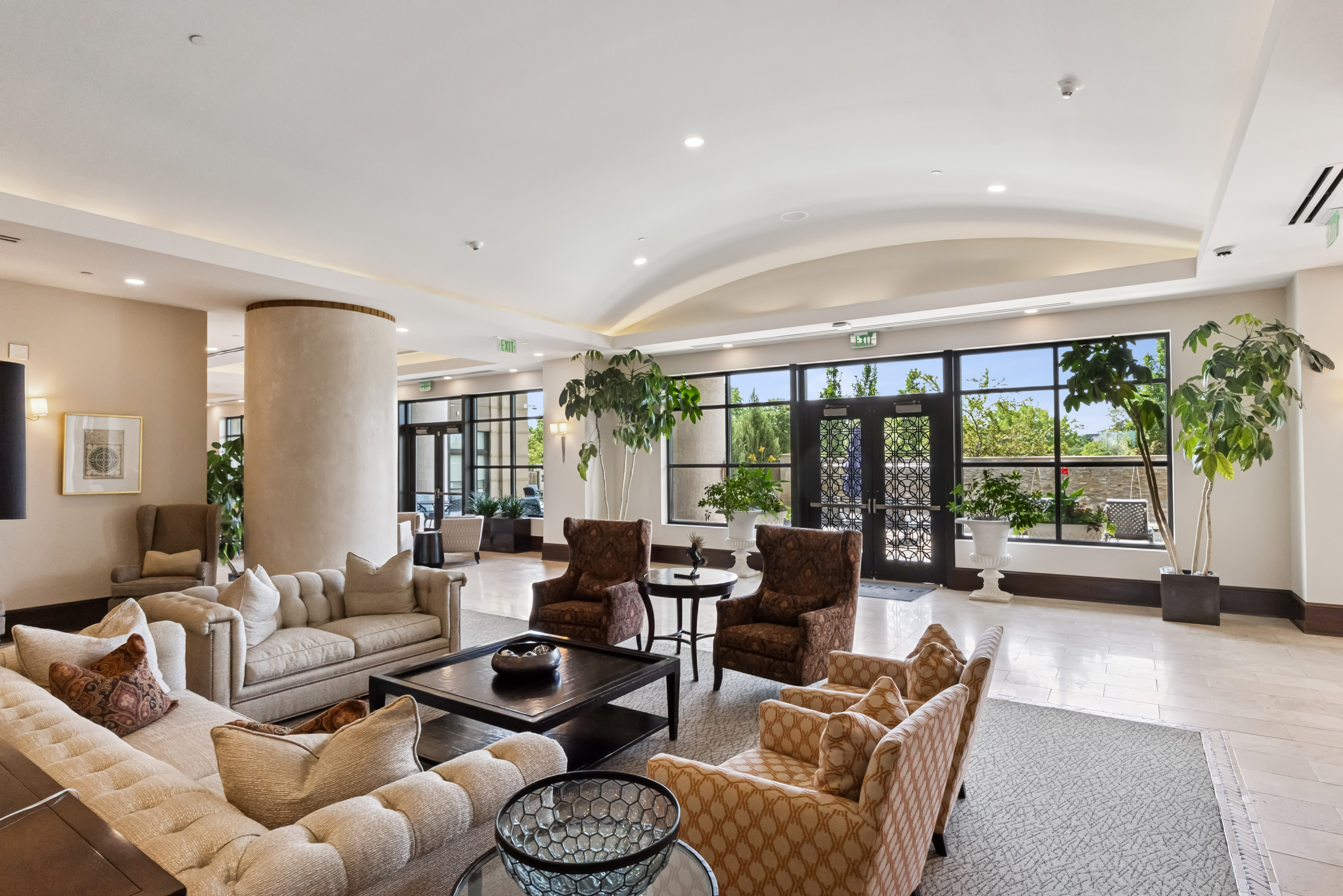  Fantastic 2 Bed/2 Bath End Unit Offering Panoramic Views - 物件實景