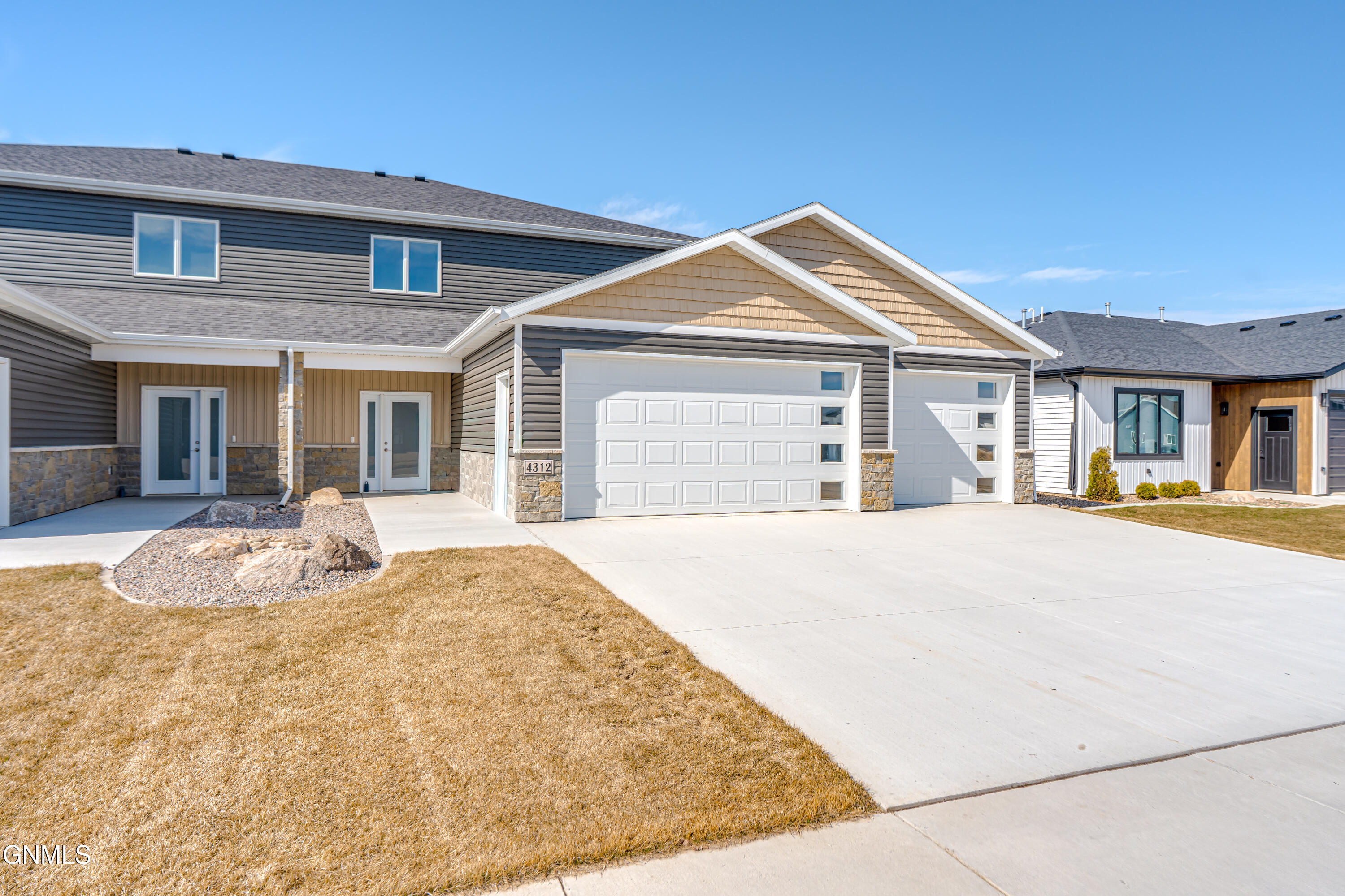 Bismarck, North Dakota, 58504, United States, 3 Bedrooms Bedrooms, ,3 BathroomsBathrooms,Residential,For Sale,2032650