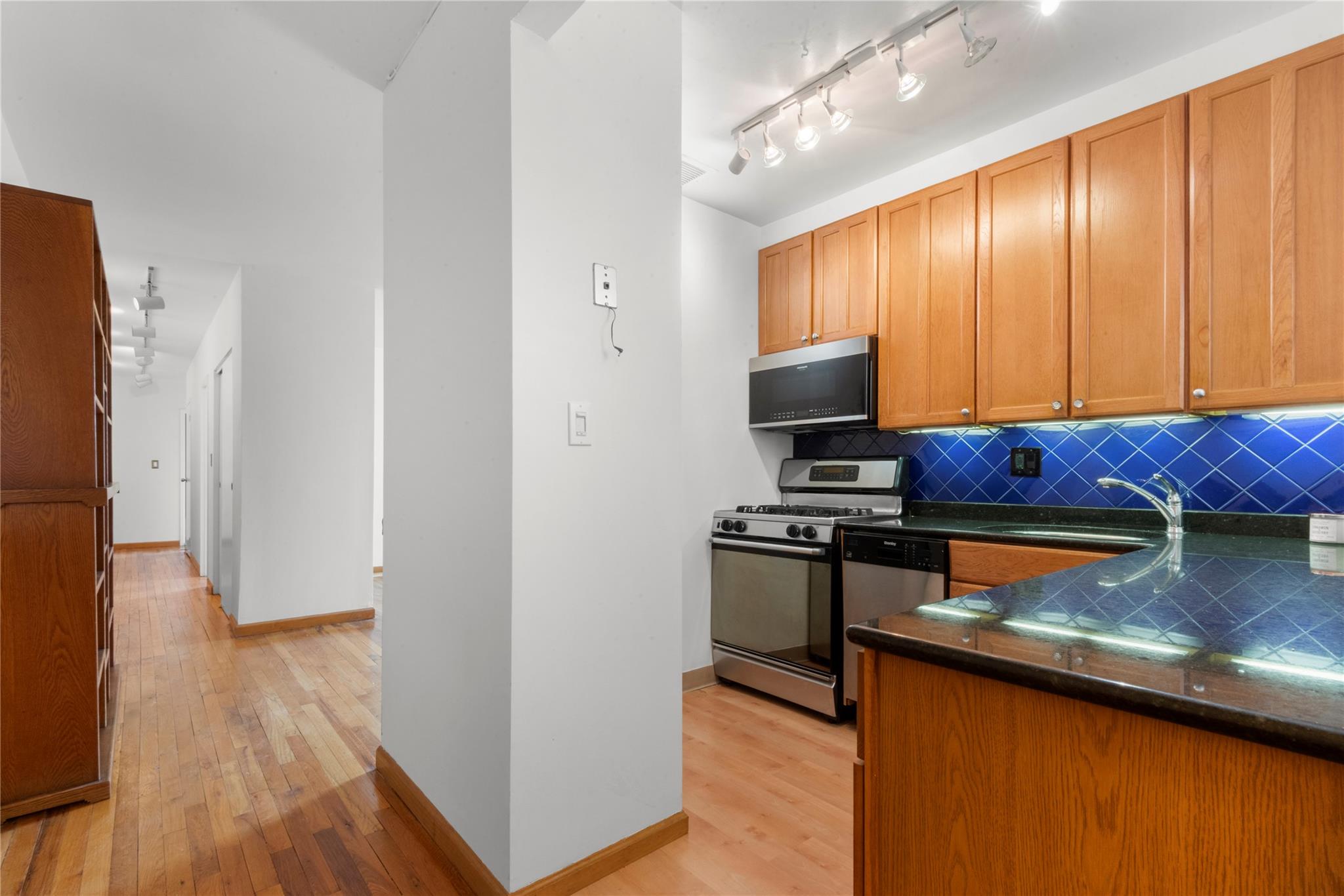 New York (Manhattan), New York, 10040, United States, 2 Bedrooms Bedrooms, ,2 BathroomsBathrooms,Residential,For Sale,1837664