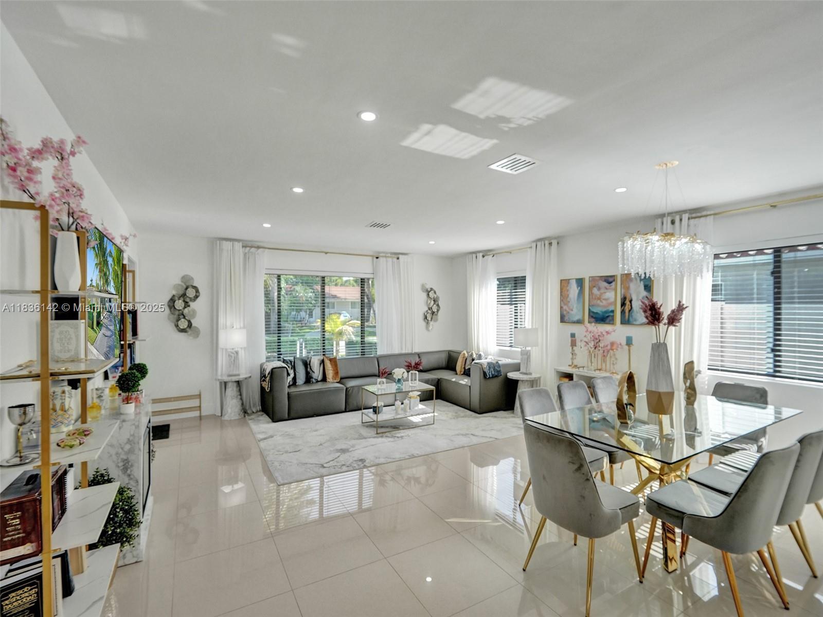 Hollywood, Florida, 33019, United States, 3 Bedrooms Bedrooms, ,2 BathroomsBathrooms,Residential,For Sale,1898660