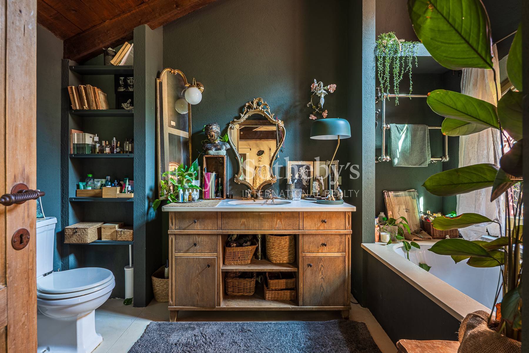  A refined residence in a private setting - 物件實景