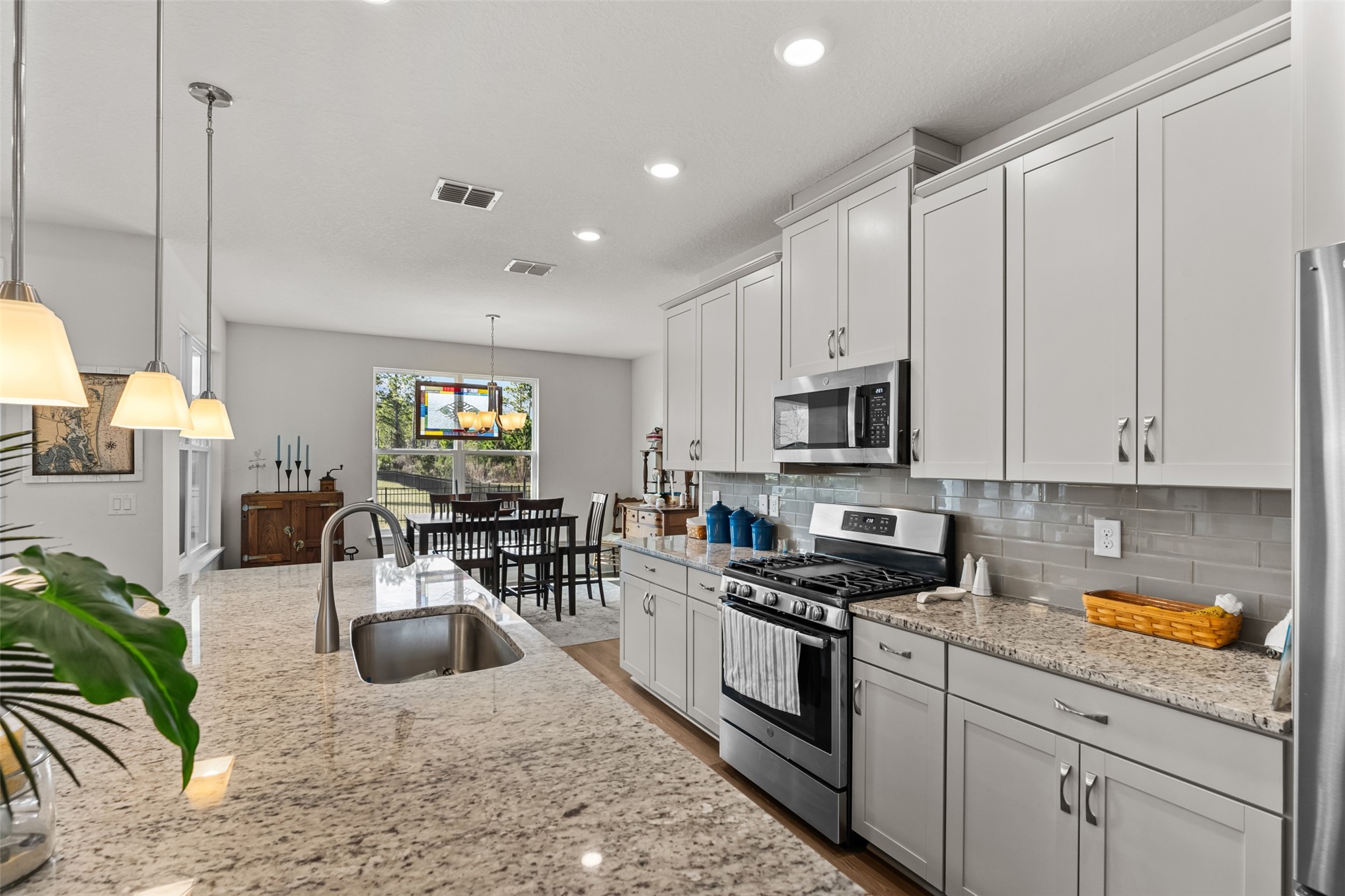 Fernandina Beach, Florida, 32034, United States, 3 Bedrooms Bedrooms, ,2 BathroomsBathrooms,Residential,For Sale,2024092