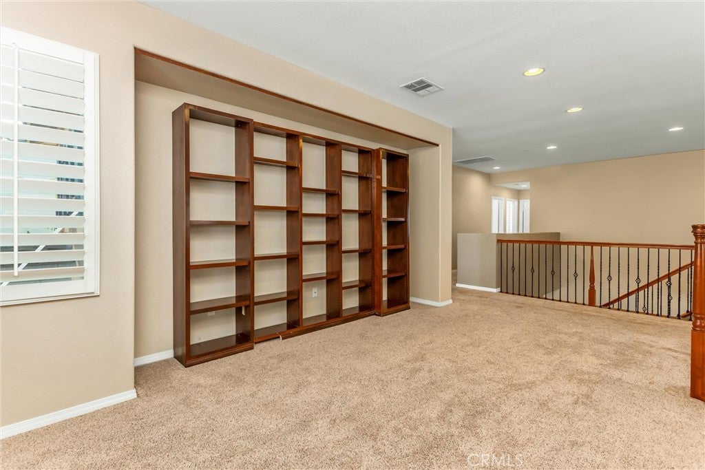 Highland, California, 92346, United States, 5 Bedrooms Bedrooms, ,5 BathroomsBathrooms,Residential,For Sale,1989215