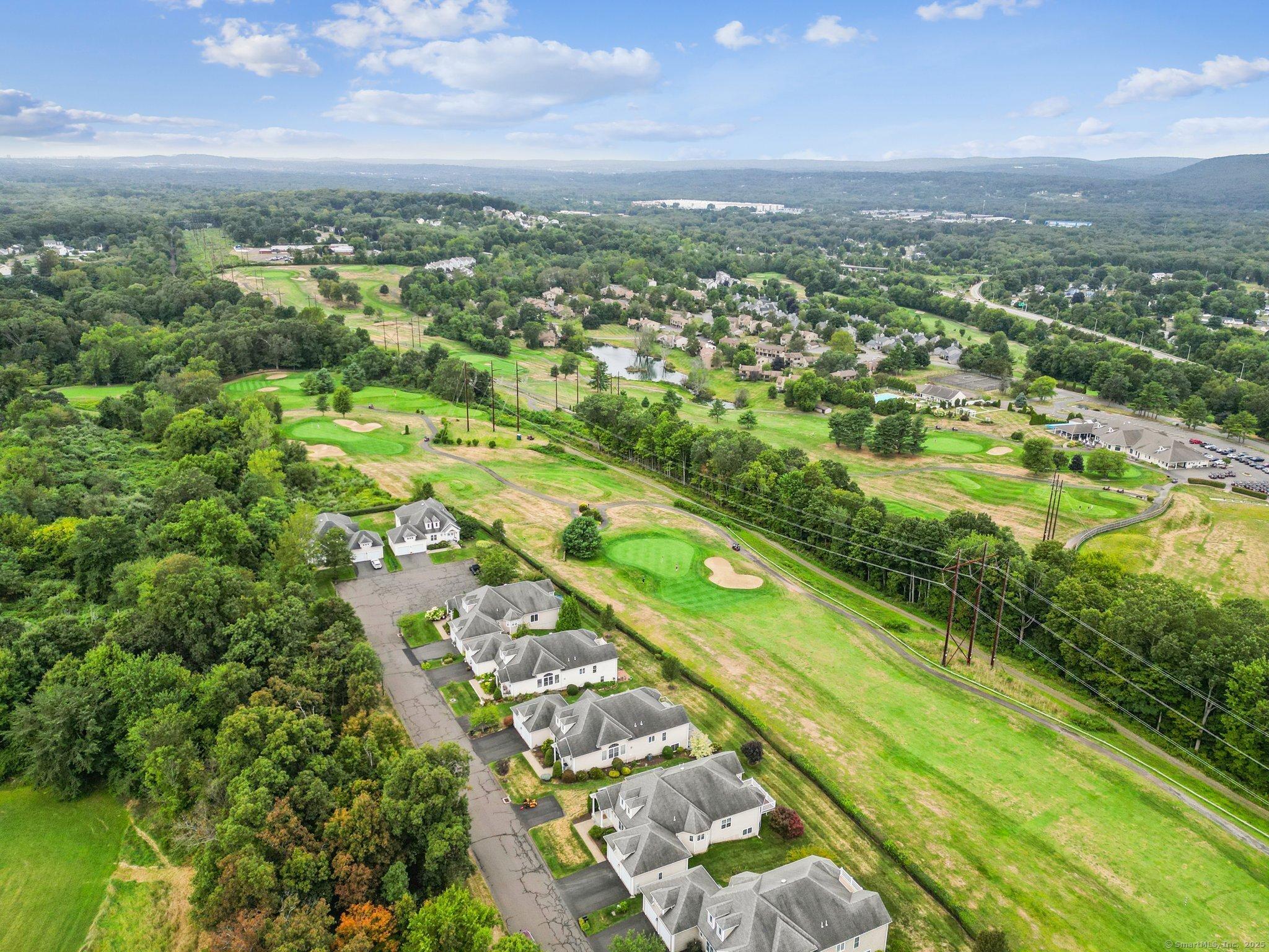 Wallingford, Connecticut, 06492, United States, 2 Bedrooms Bedrooms, ,4 BathroomsBathrooms,Residential,For Sale,1983794