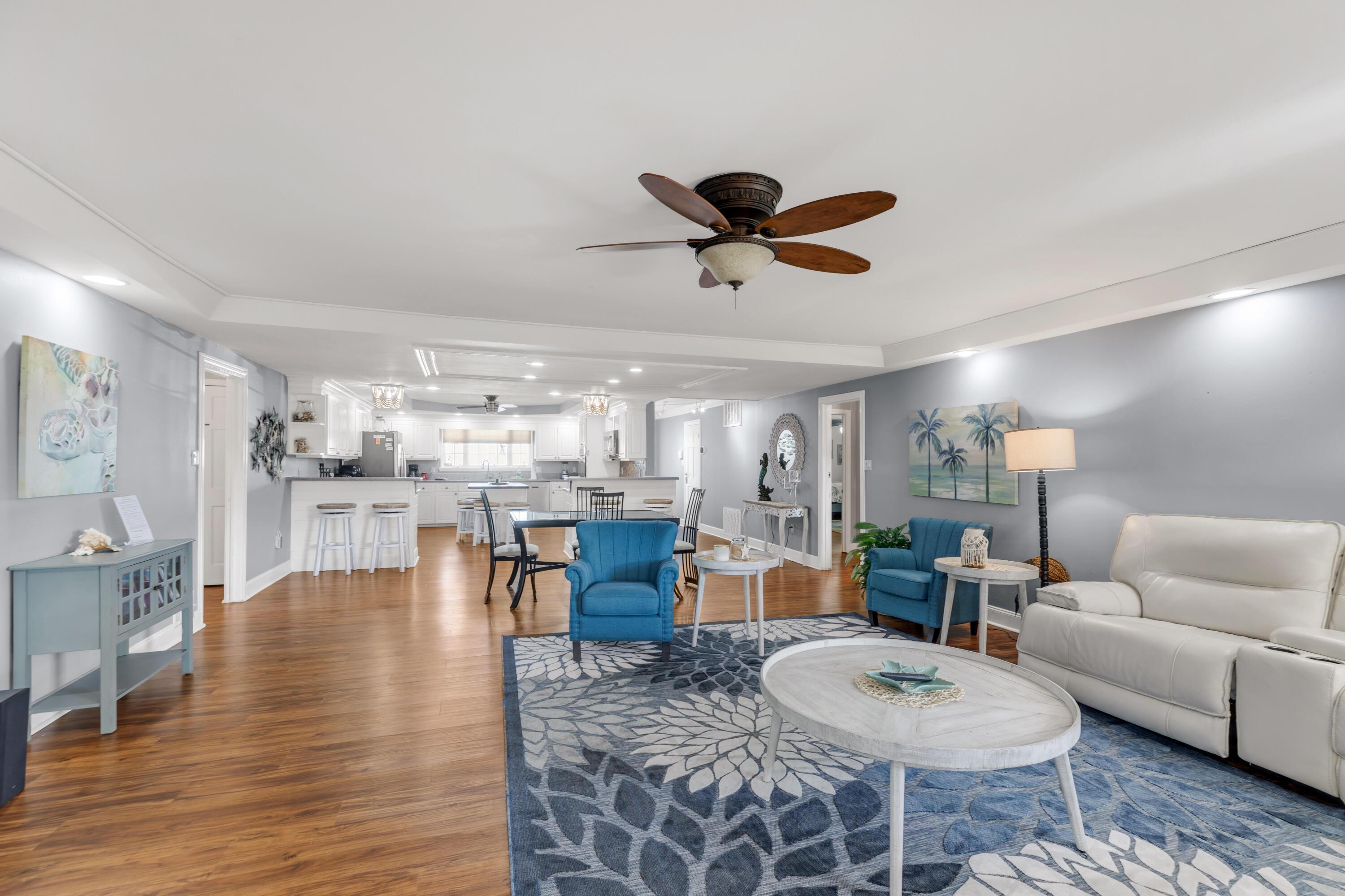 Destin, Florida, 32541, United States, 6 Bedrooms Bedrooms, ,6 BathroomsBathrooms,Residential,For Sale,1996385