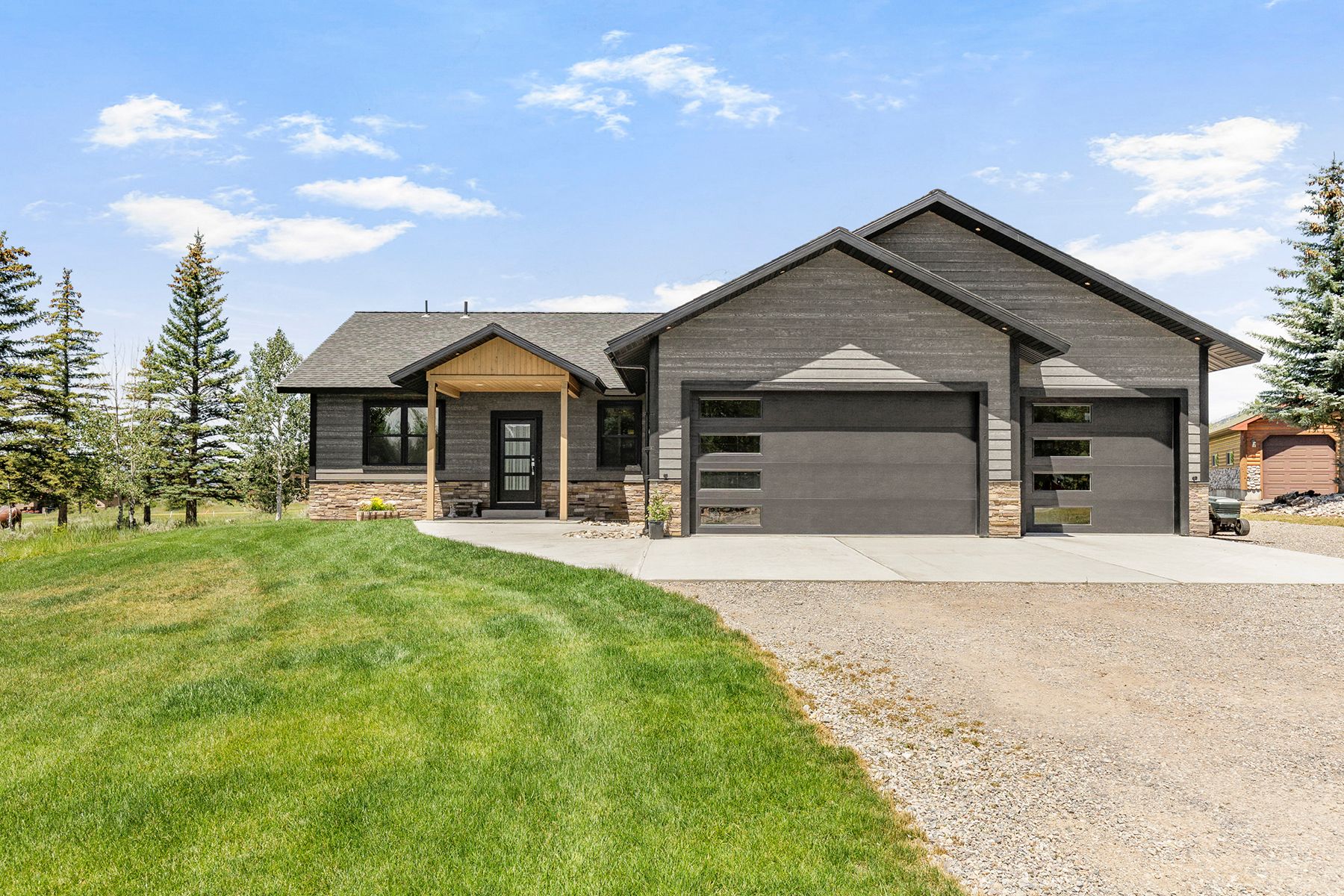  Cedar Creek Home - 物件實景