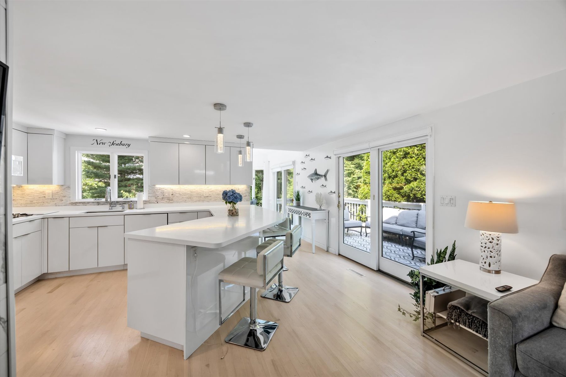  Beautifully Remodeled Cape Style Home - 物件實景
