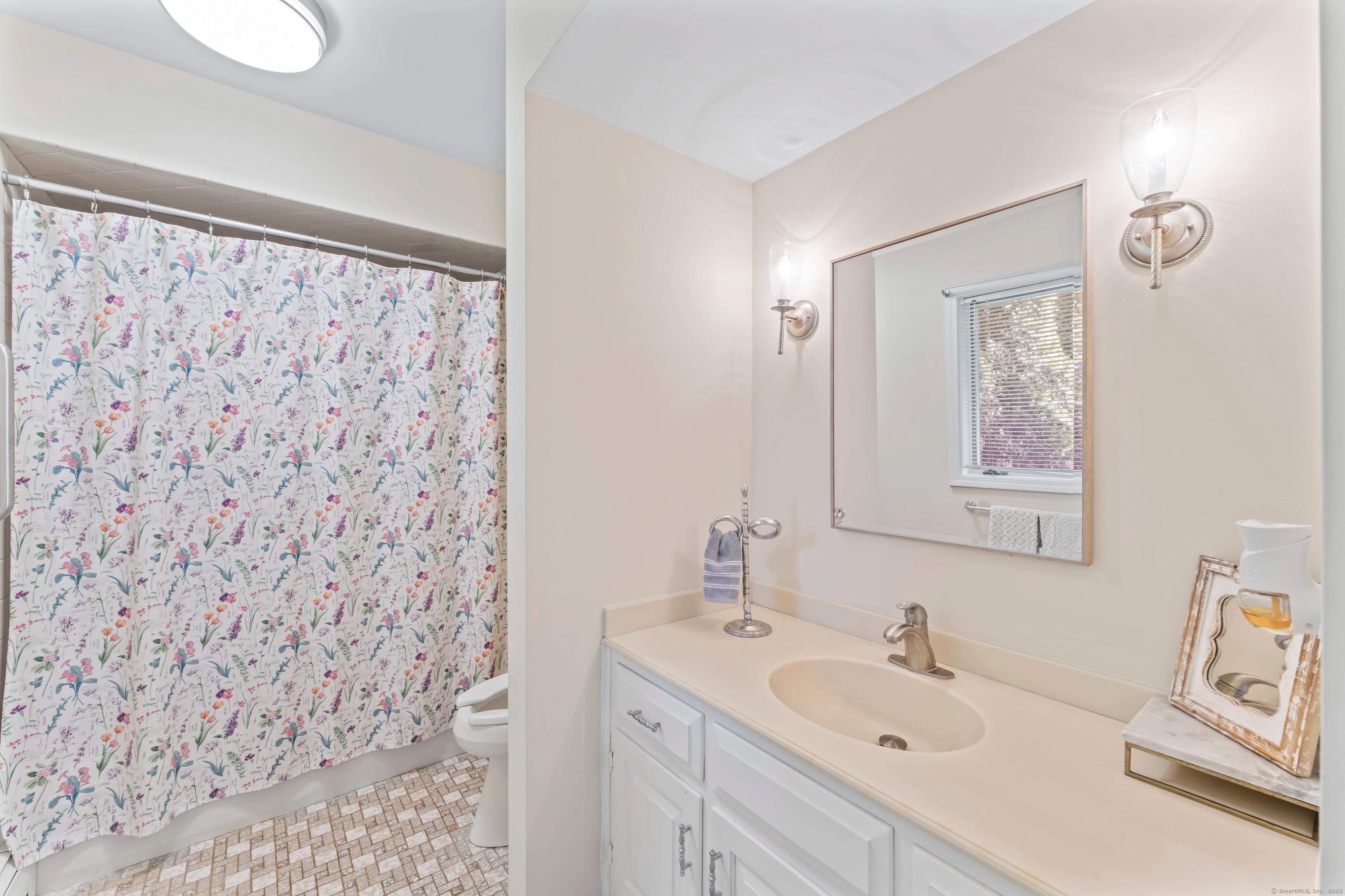 Trumbull, Connecticut, 06611, United States, 4 Bedrooms Bedrooms, ,3 BathroomsBathrooms,Residential,For Sale,1937937