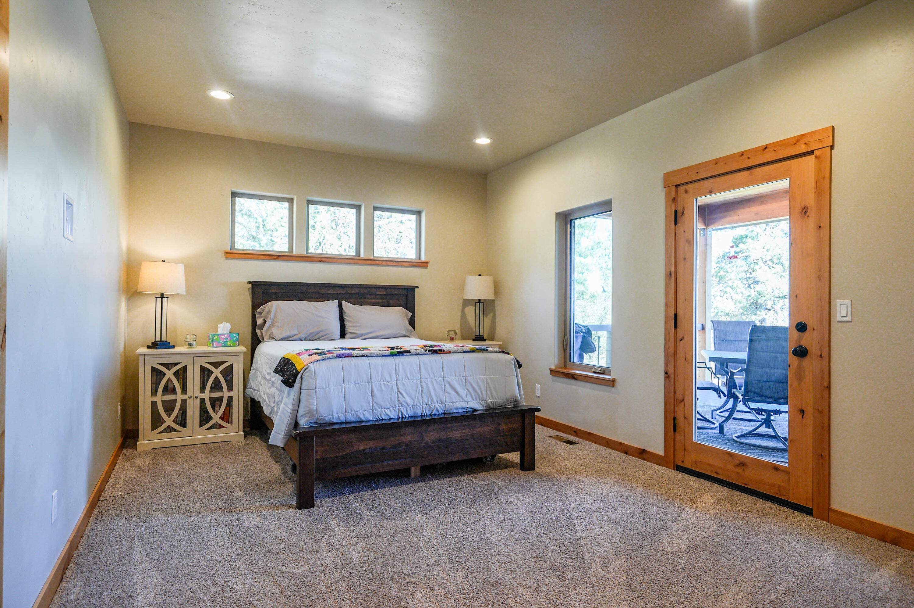 Klamath Falls, Oregon, 97601, United States, 3 Bedrooms Bedrooms, ,4 BathroomsBathrooms,Residential,For Sale,1940970