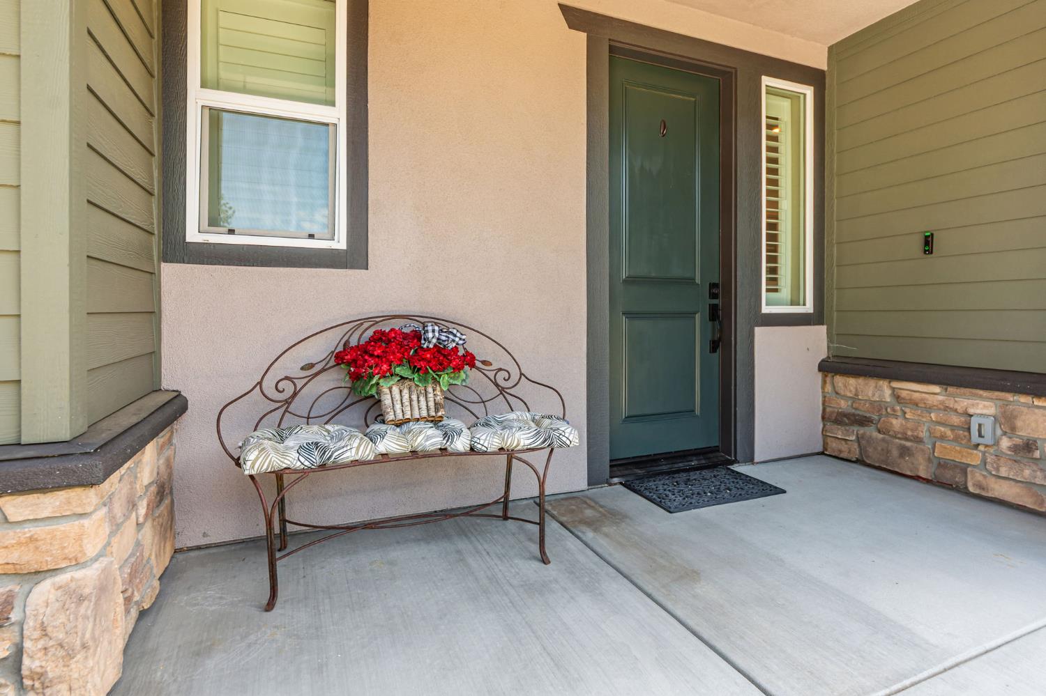 Colfax, California, 95713, United States, 3 Bedrooms Bedrooms, ,3 BathroomsBathrooms,Residential,For Sale,1883373