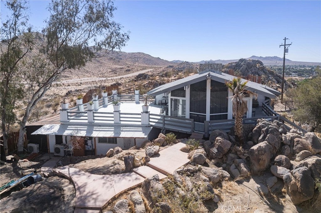 Palmdale, California, 93591, United States, 4 Bedrooms Bedrooms, ,1 BathroomBathrooms,Residential,For Sale,1940534