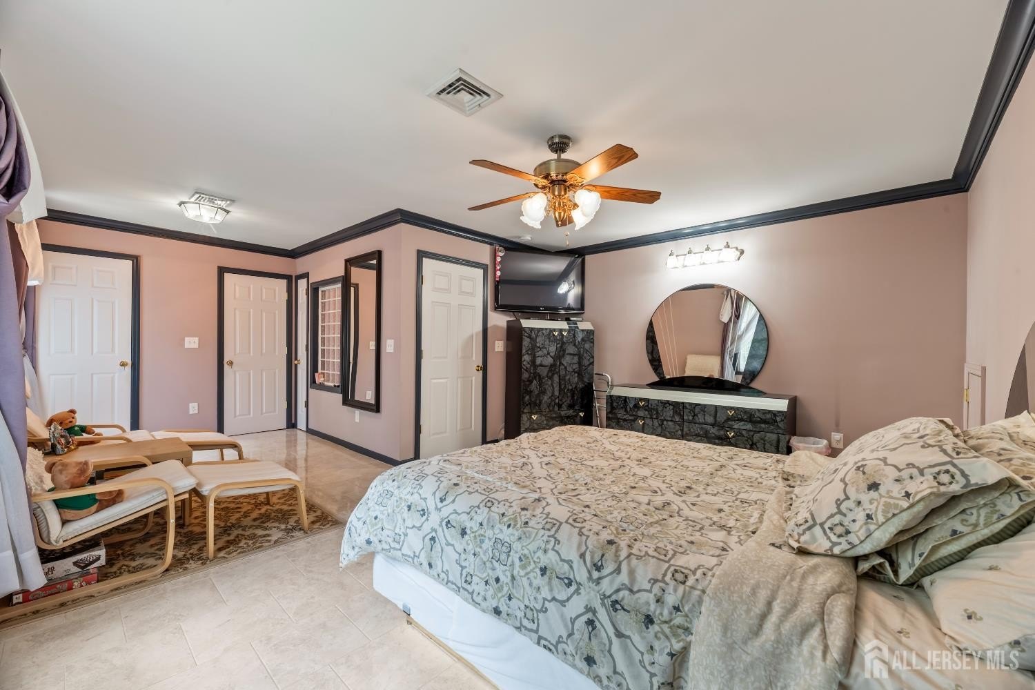 Edison, New Jersey, 08820, United States, 4 Bedrooms Bedrooms, ,2 BathroomsBathrooms,Residential,For Sale,1921725