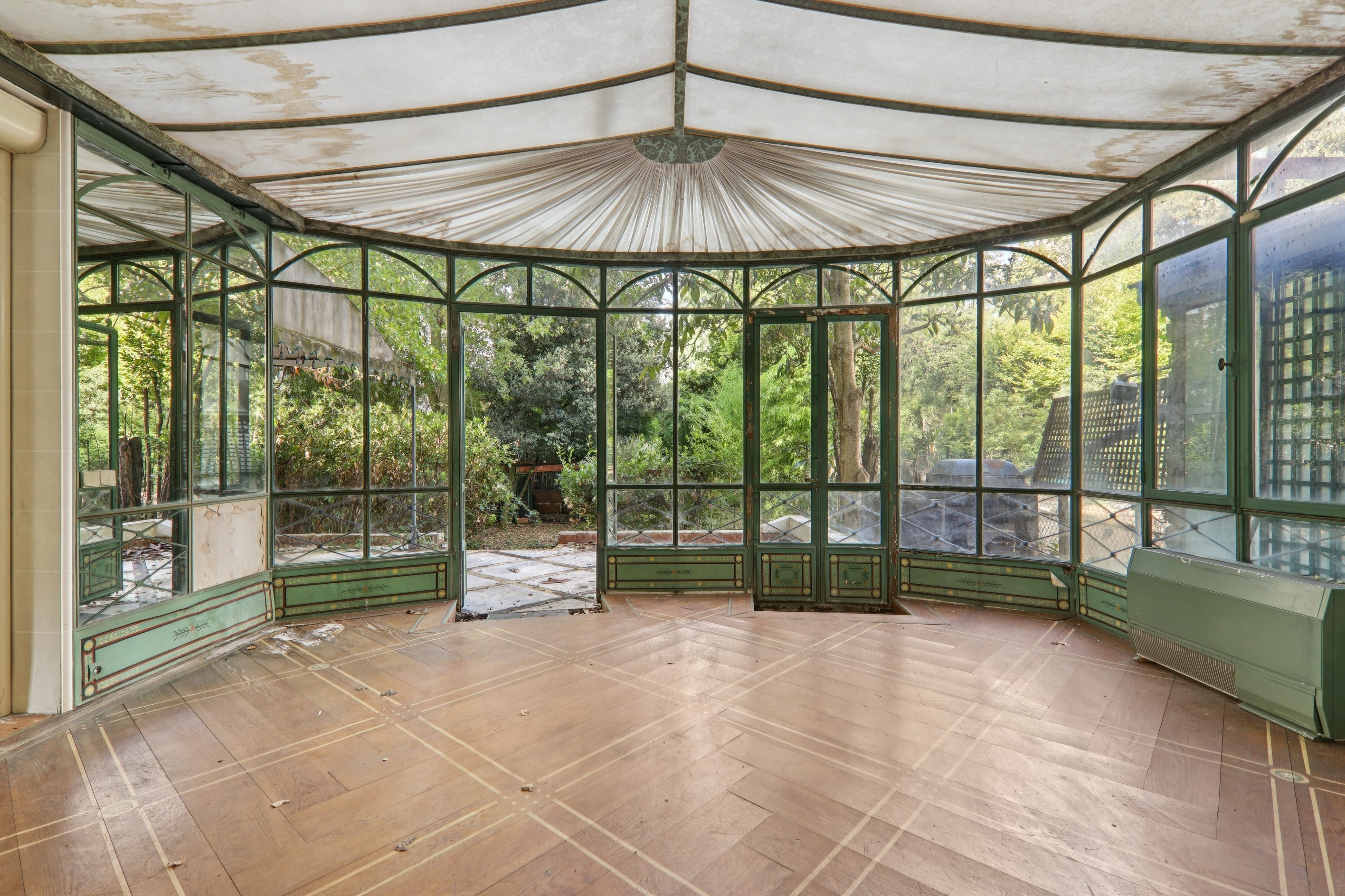  Rare townhouse to be fully renovated, with private garden view on the Eiffel To… - 物件實景
