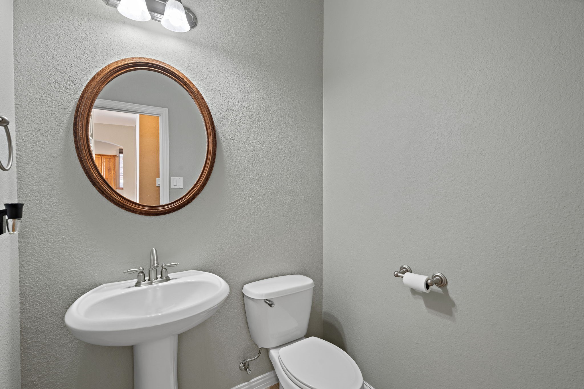 Fort Worth, Texas, 76244, United States, 4 Bedrooms Bedrooms, ,4 BathroomsBathrooms,Residential,For Sale,1901219