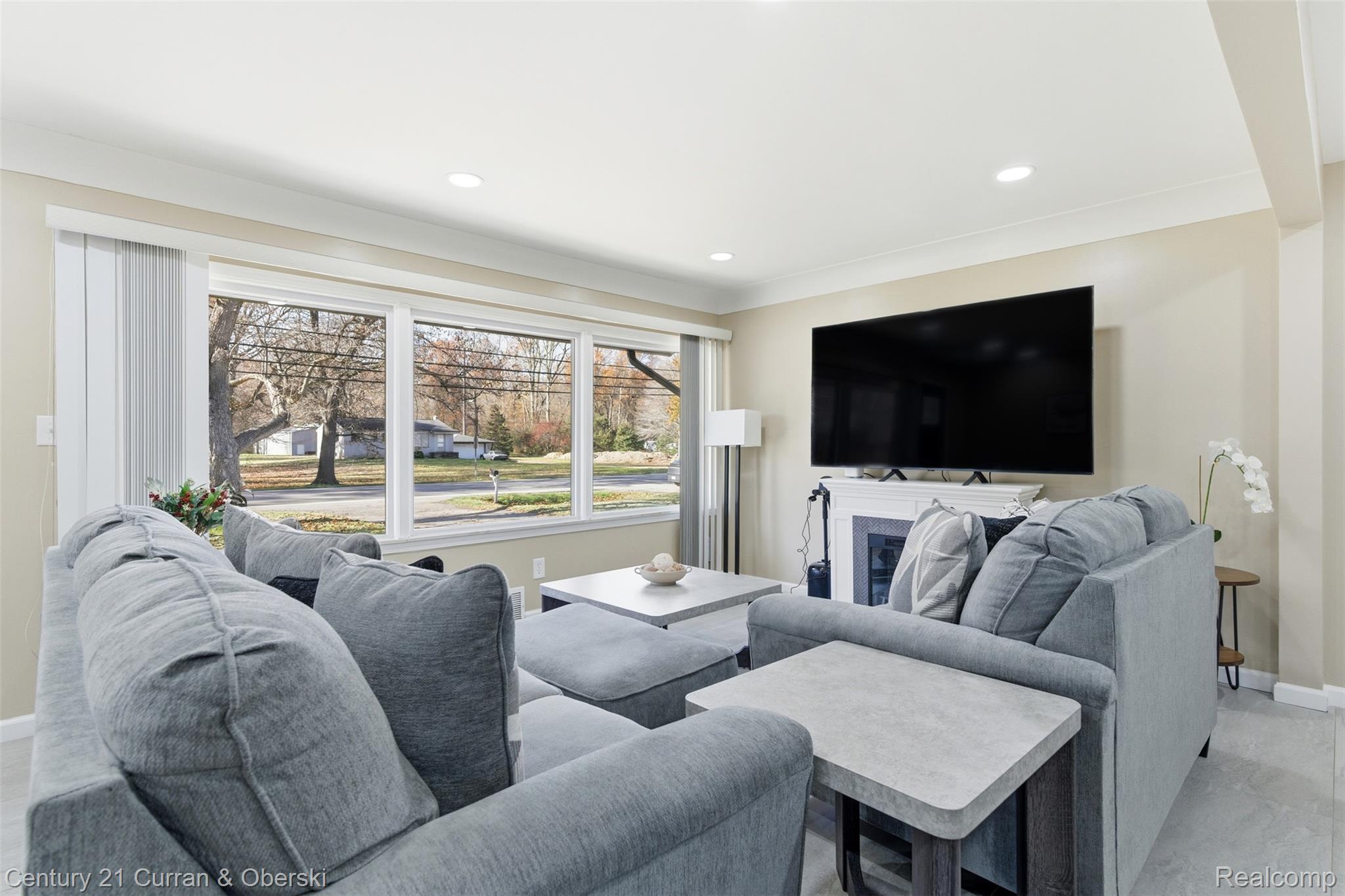 Brownstown Charter Township, Michigan, 48174, United States, 3 Bedrooms Bedrooms, ,2 BathroomsBathrooms,Residential,For Sale,1996649