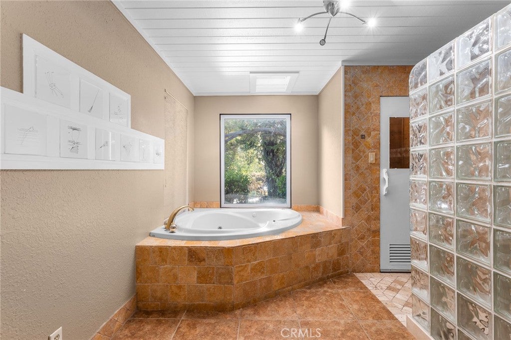 Redlands, California, 92373, United States, 4 Bedrooms Bedrooms, ,4 BathroomsBathrooms,Residential,For Sale,1995131