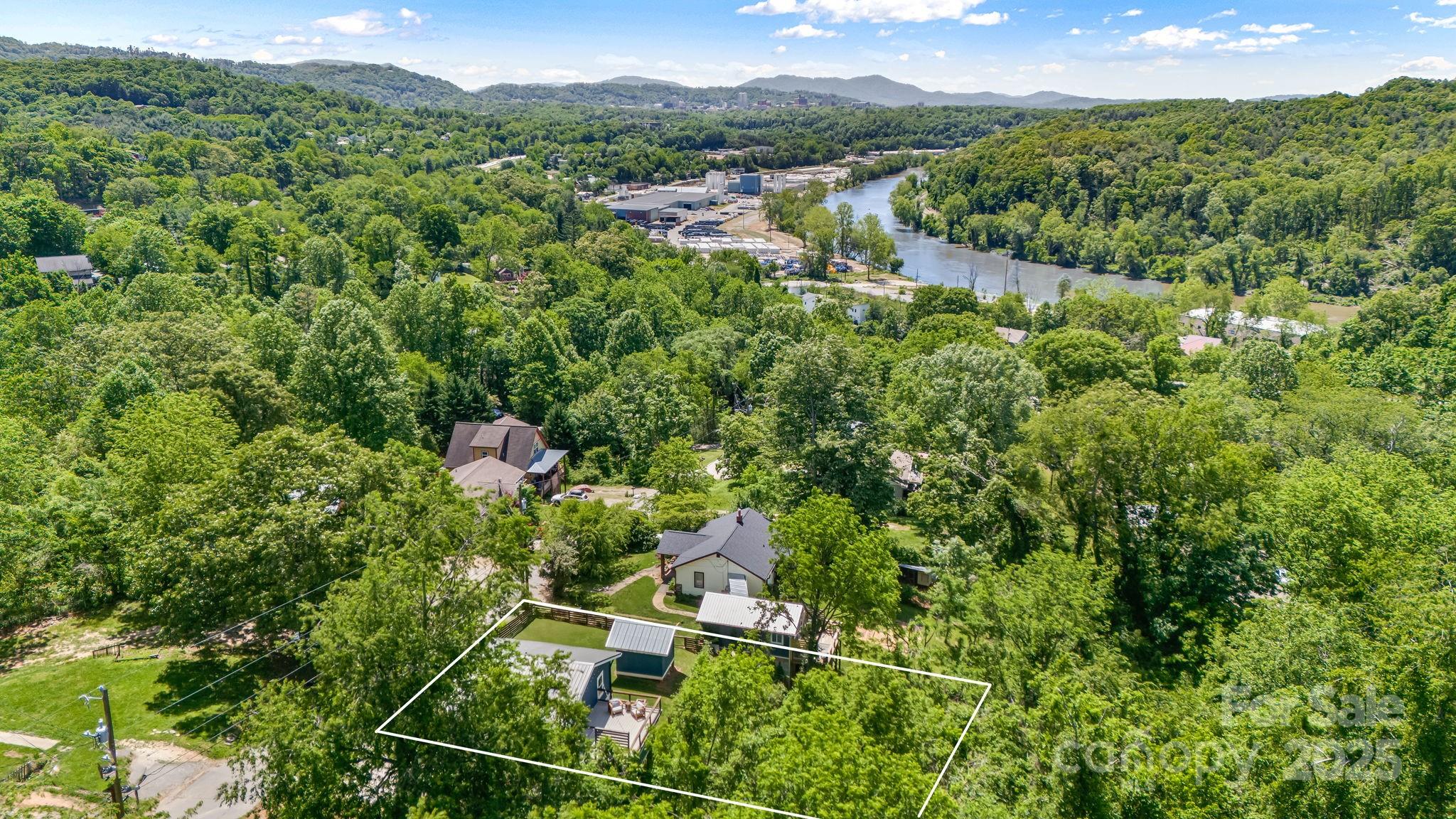 Asheville, North Carolina, 28804, United States, 4 Bedrooms Bedrooms, ,2 BathroomsBathrooms,Residential,For Sale,1977861