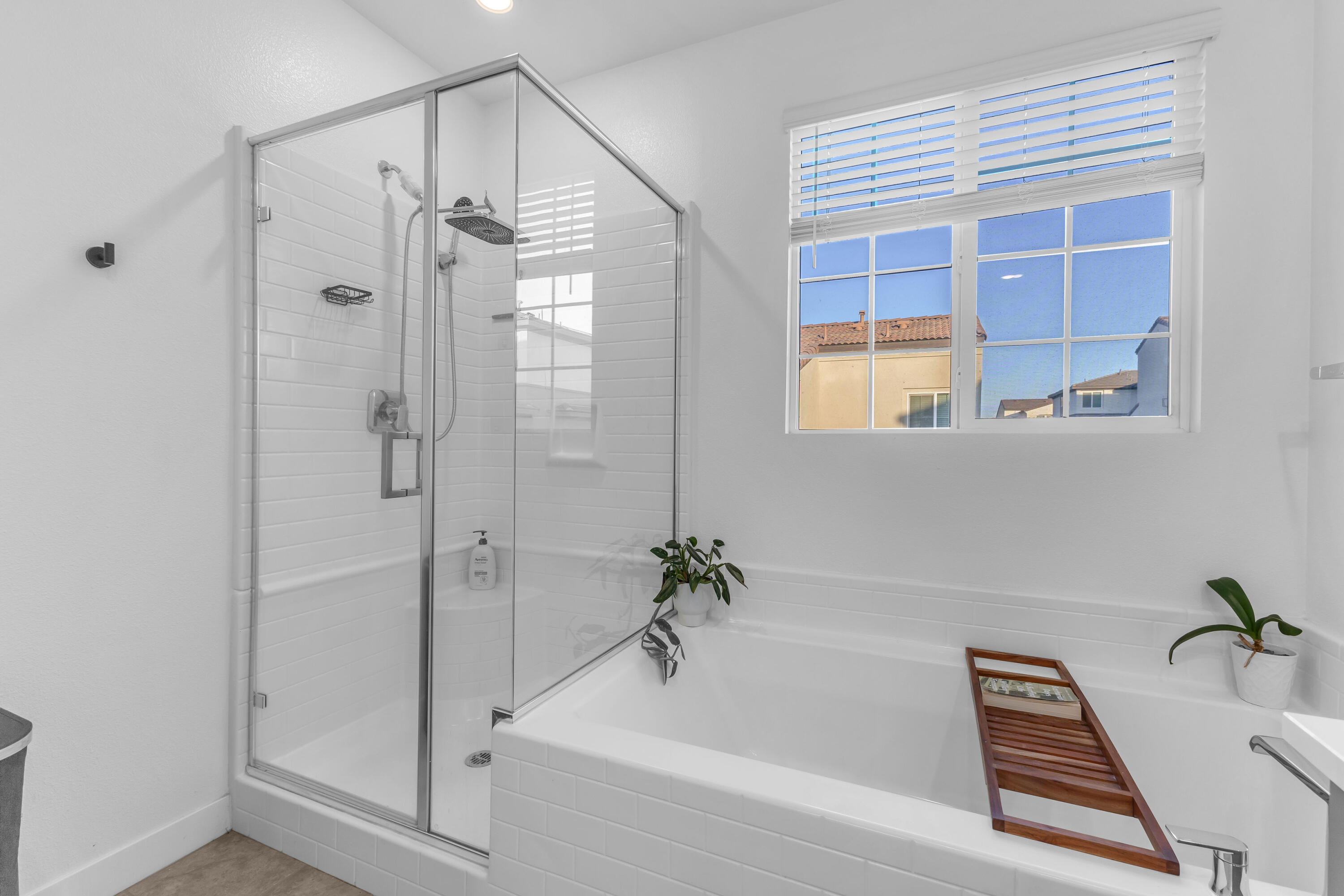 Palm Desert, California, 92211, United States, 4 Bedrooms Bedrooms, ,3 BathroomsBathrooms,Residential,For Sale,1898830