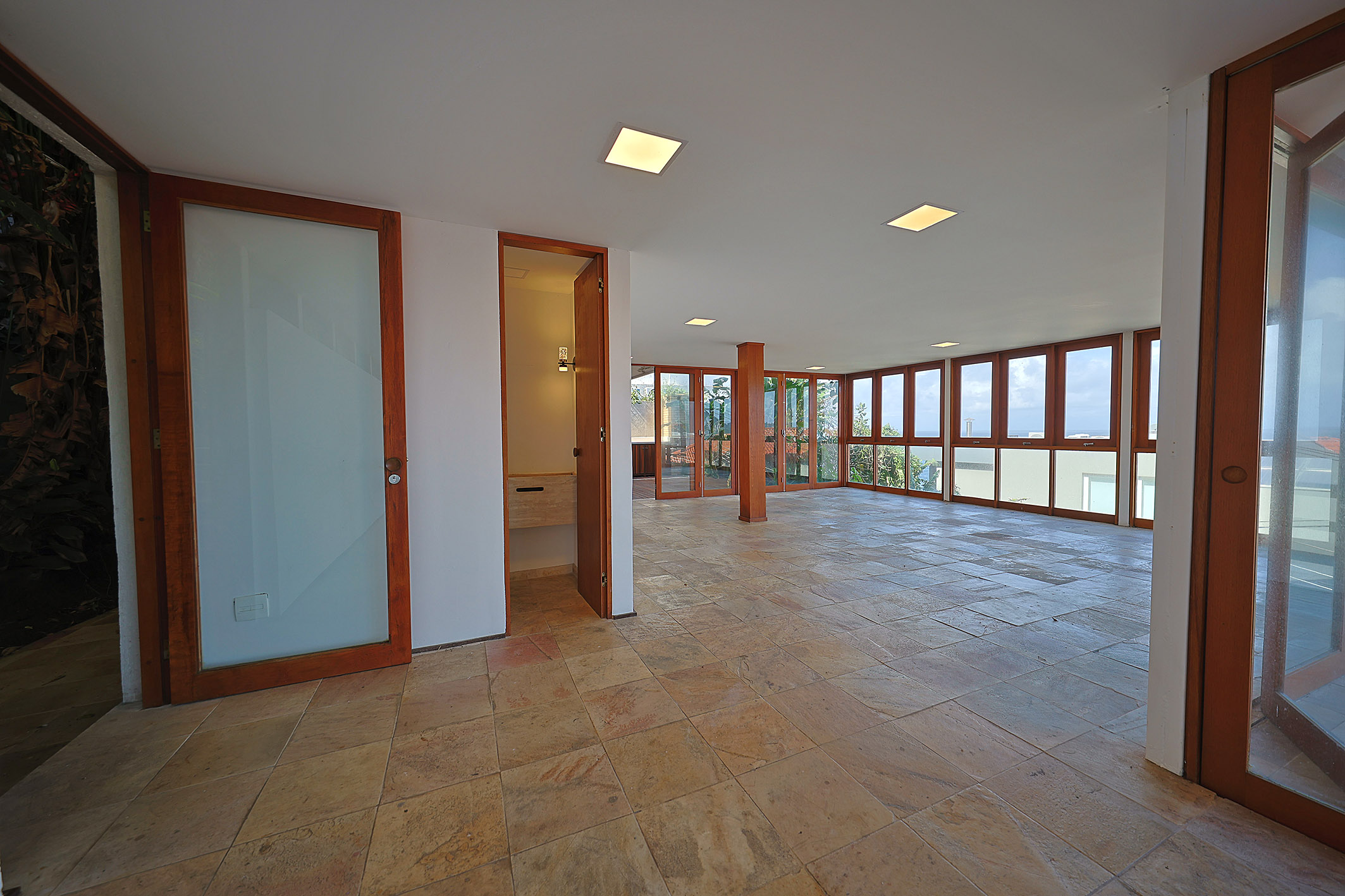  Exclusive Gated Community, Ocean Views, and a Prime Location - 物件實景