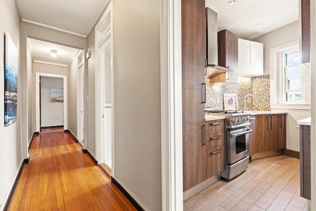 Cambridge, Massachusetts, 02140, United States, 2 Bedrooms Bedrooms, ,1 BathroomBathrooms,Residential,For Sale,1942143