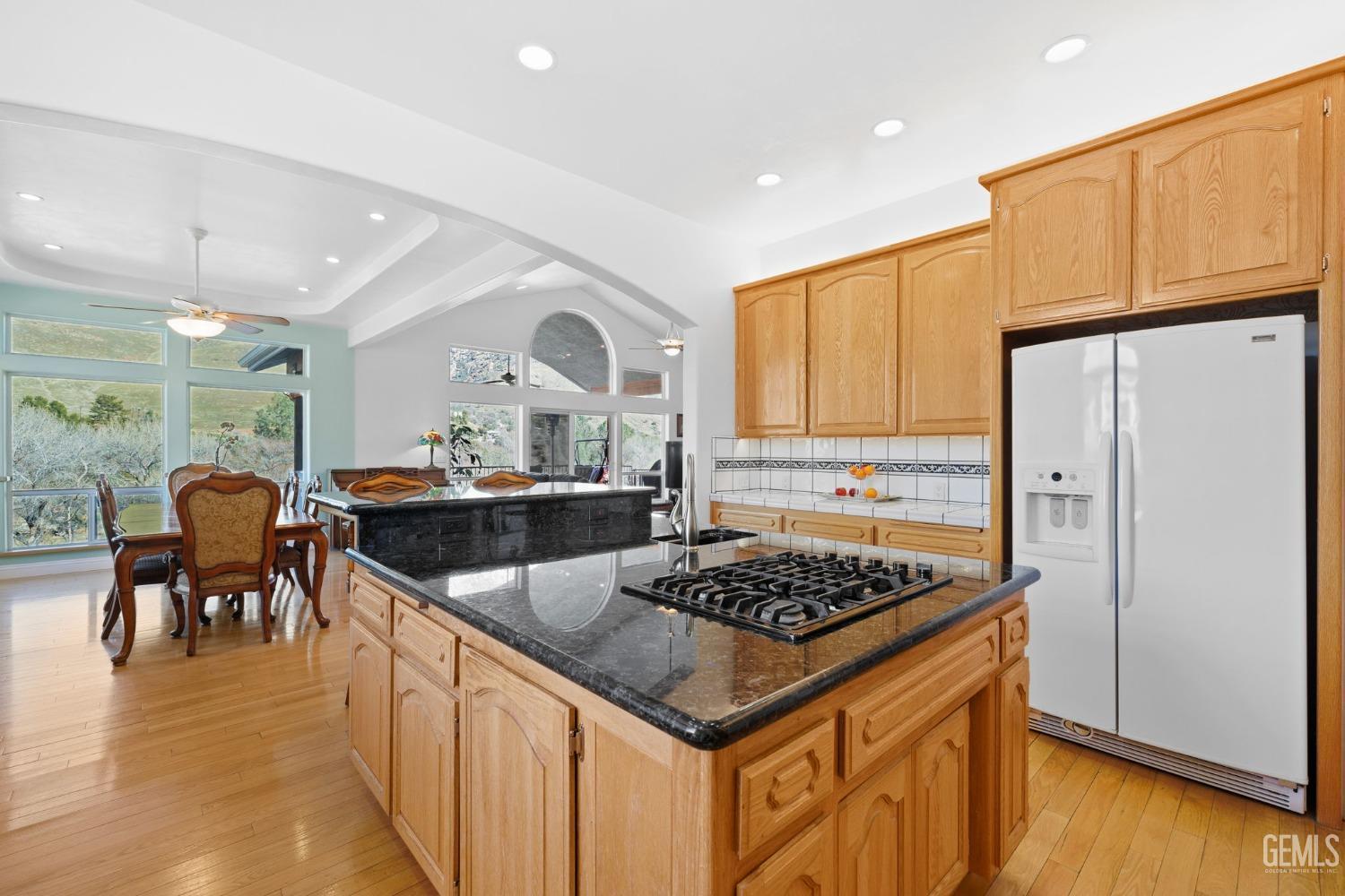 Kernville, California, 93238, United States, 4 Bedrooms Bedrooms, ,3 BathroomsBathrooms,Residential,For Sale,1941989