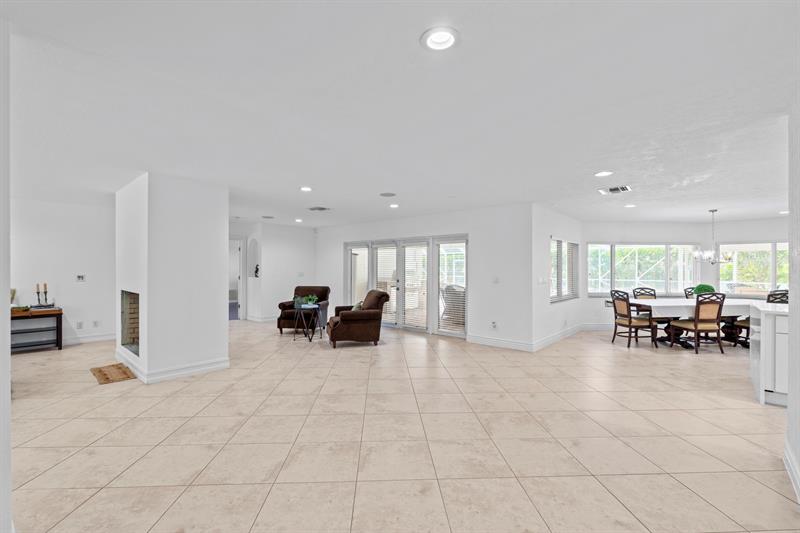 Parkland, Florida, 33067, United States, 5 Bedrooms Bedrooms, ,4 BathroomsBathrooms,Residential,For Sale,1990344