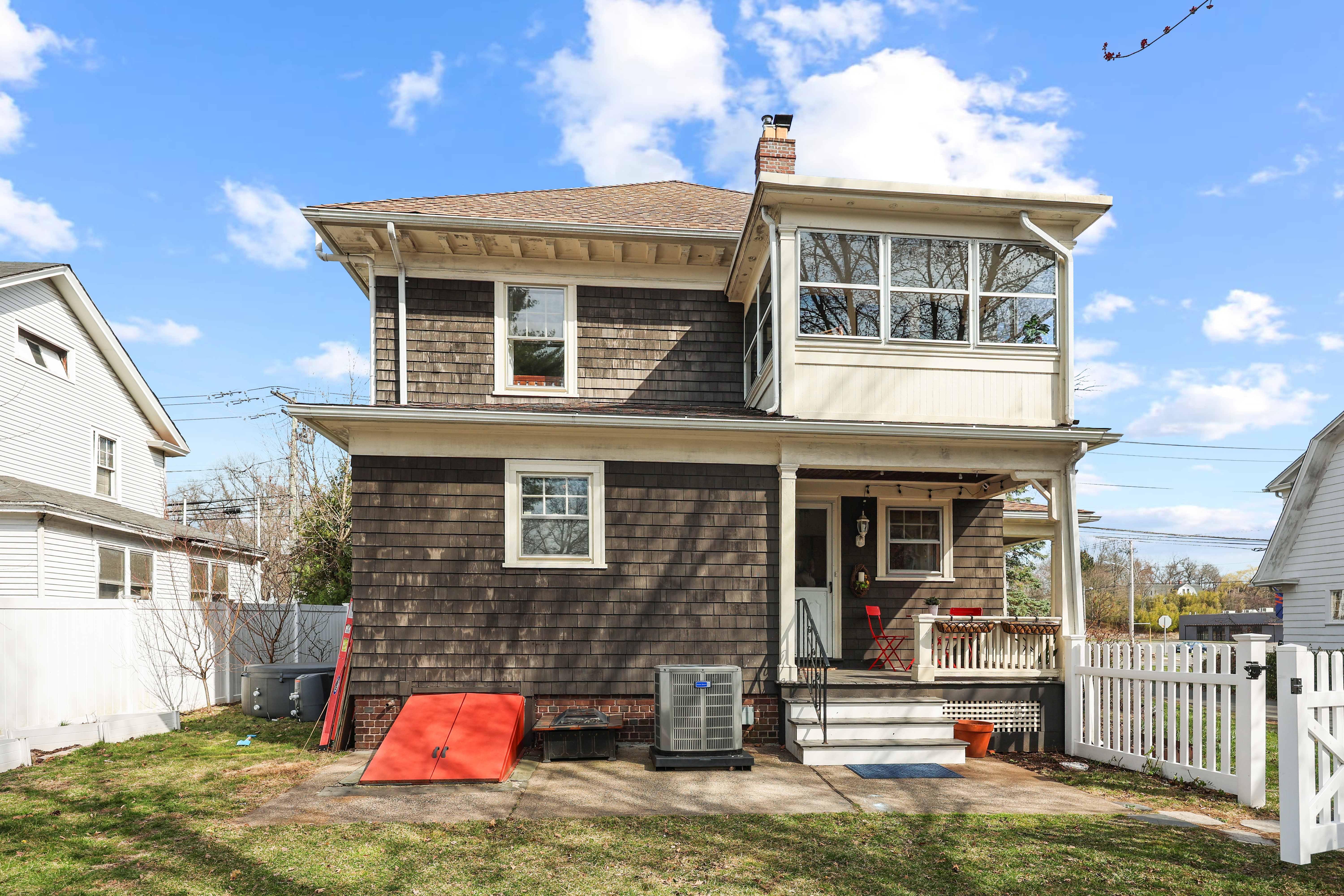  1720 Whitney Avenue - 物件實景