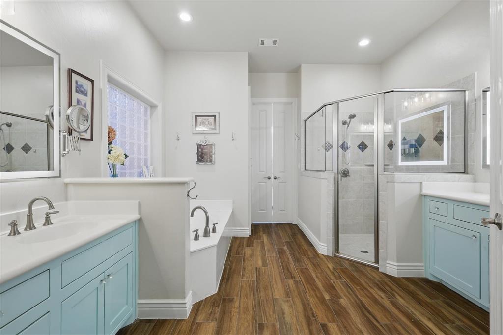Fort Worth, Texas, 76179, United States, 4 Bedrooms Bedrooms, ,3 BathroomsBathrooms,Residential,For Sale,1887777