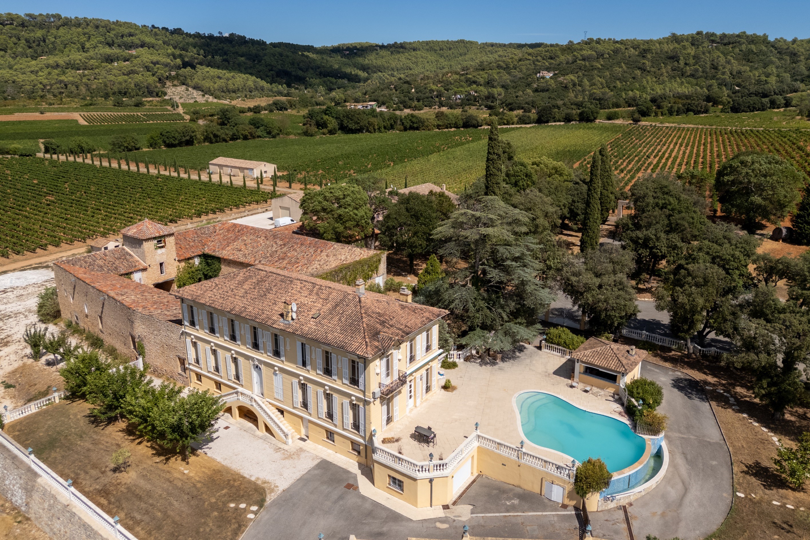  Rare Opportunity: 70-Hectare Wine Estate in Provence - 物件實景