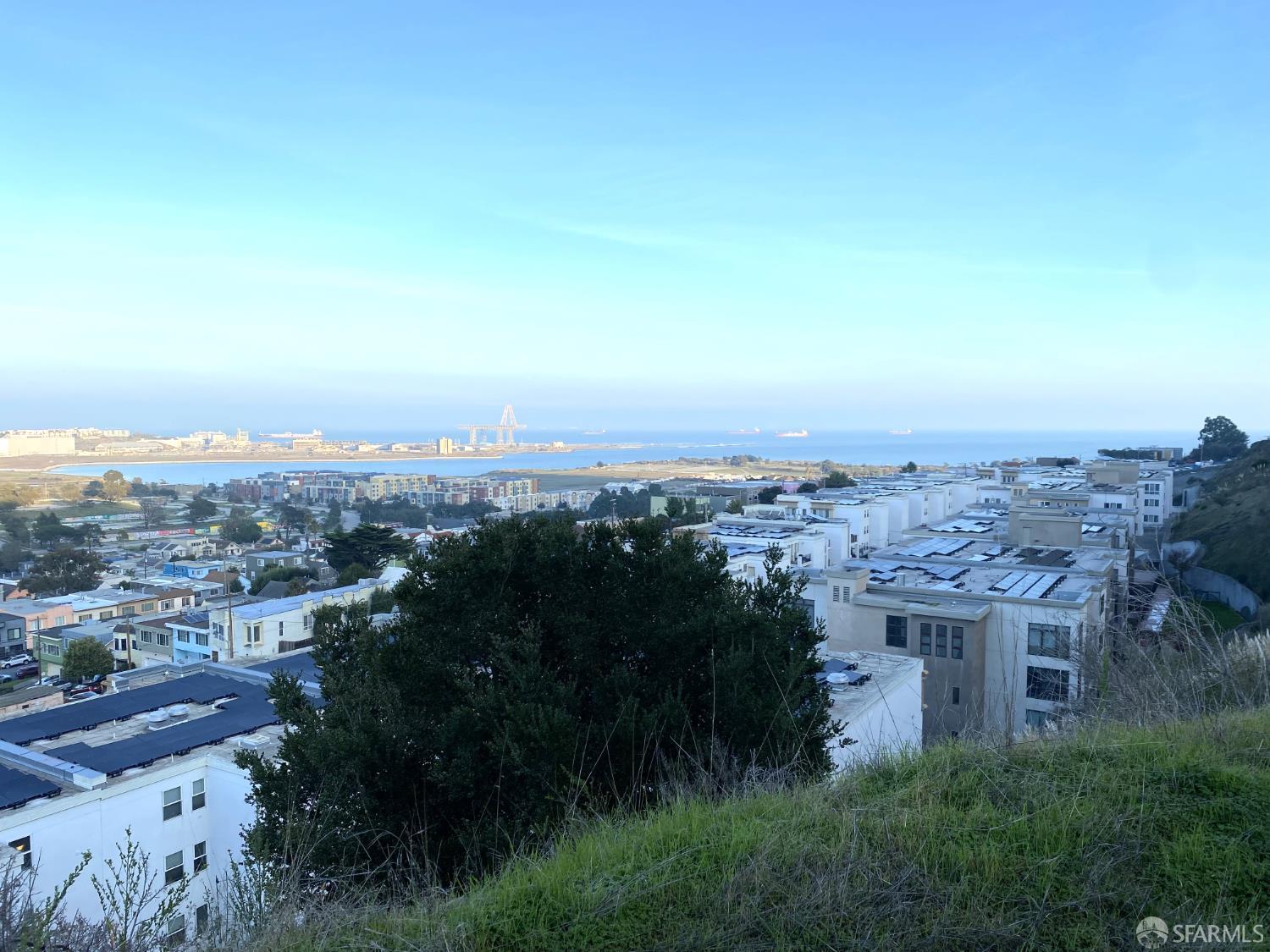 San Francisco, California, 94124, United States, 3 Bedrooms Bedrooms, ,2 BathroomsBathrooms,Residential,For Sale,2001801