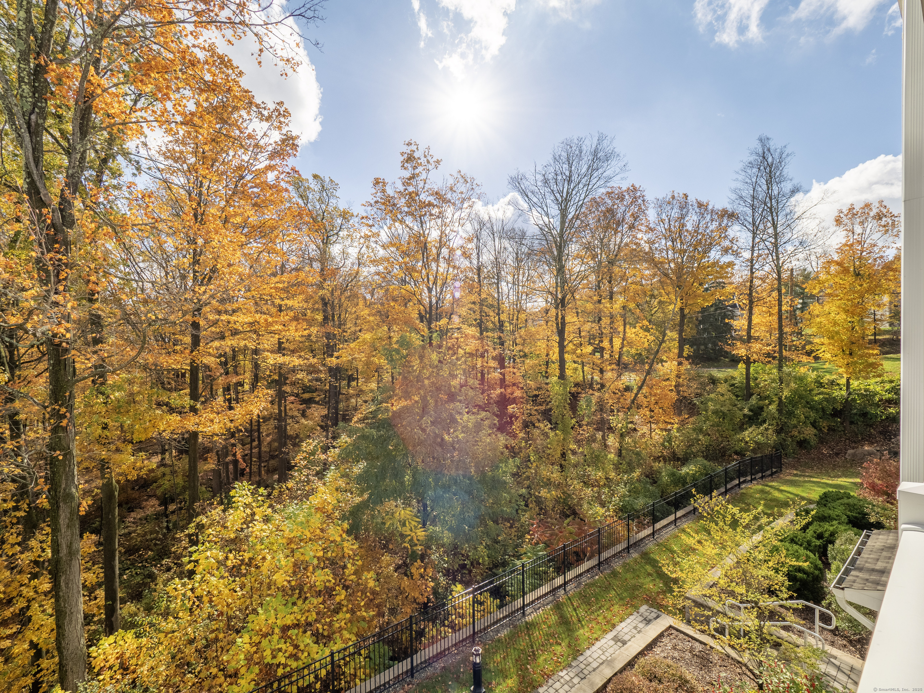 Ridgefield, Connecticut, 06877, United States, 2 Bedrooms Bedrooms, ,2 BathroomsBathrooms,Residential,For Sale,1989148