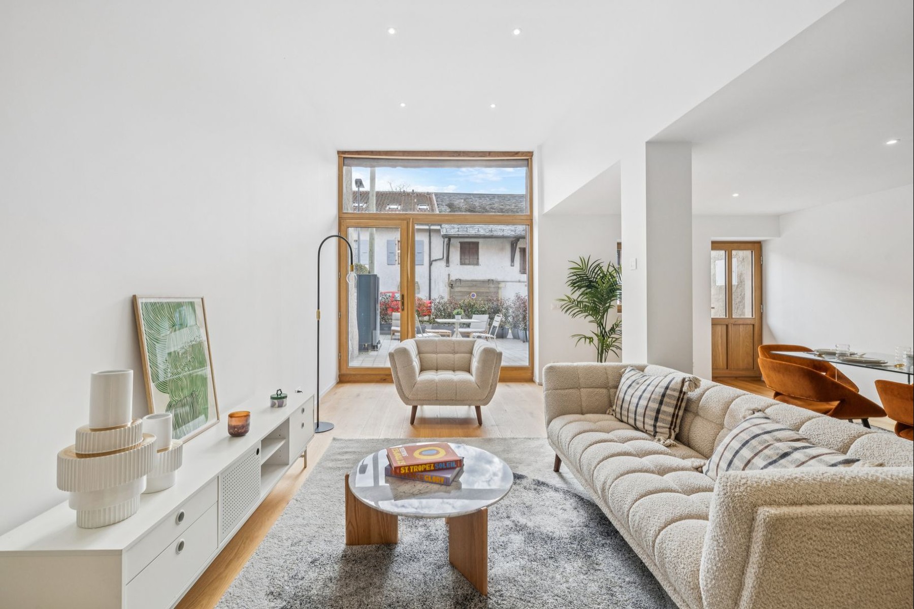  OFF-MARKET: FULLY RENOVATED VILLAGE HOUSE - LUXURY MATERIALS - 物件實景