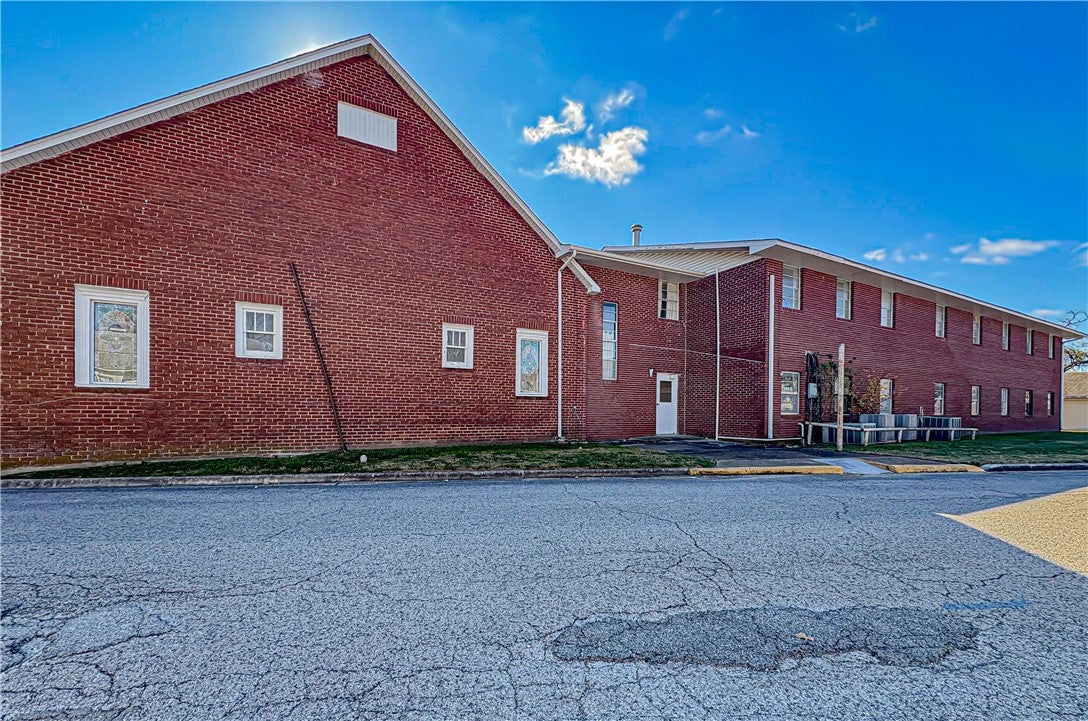 Berryville, Arkansas, 72616, United States, 3 Bedrooms Bedrooms, ,2 BathroomsBathrooms,Residential,For Sale,1994885